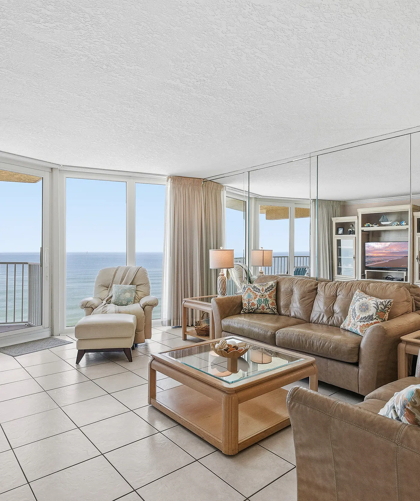 Shores Club 1002