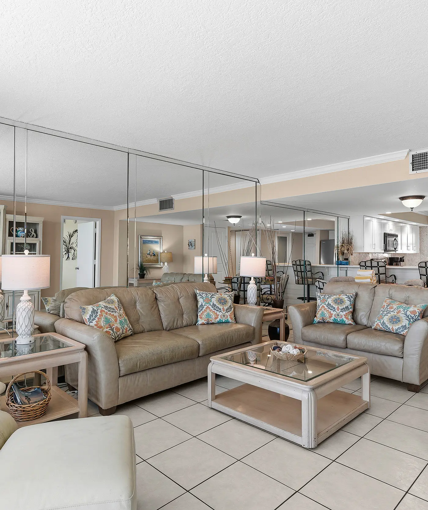 Shores Club 1002