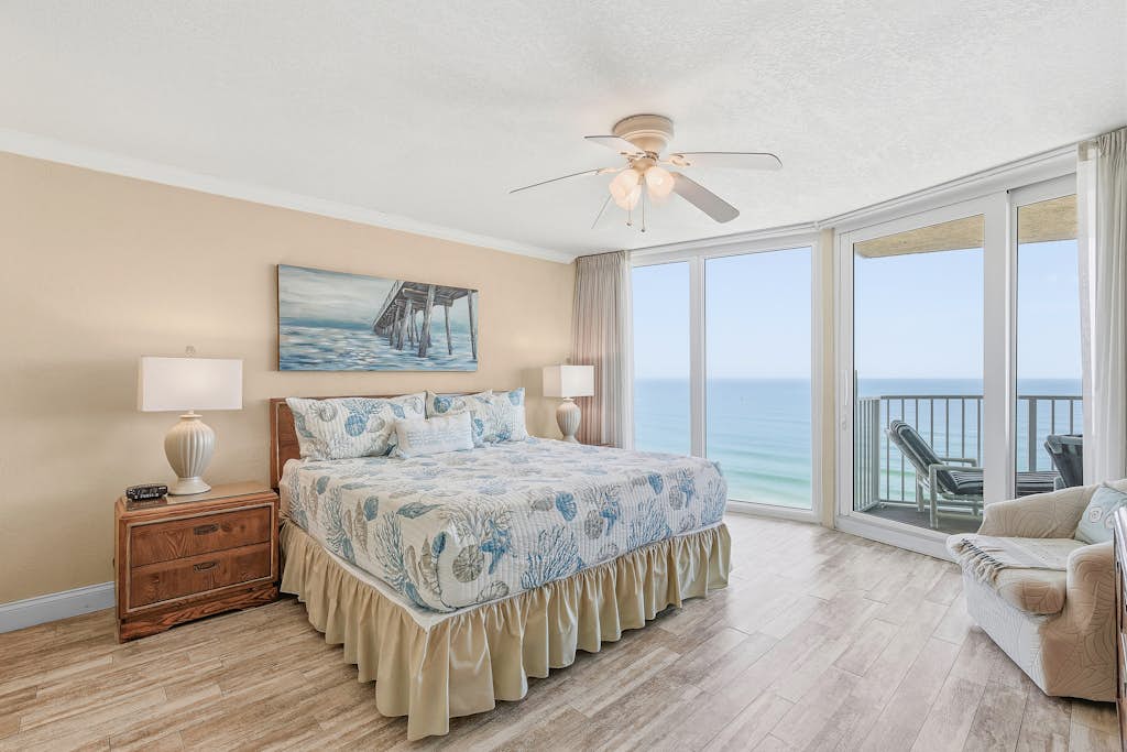 Oceanfront 10th-Floor Condo w/ Balcony, Pool, & Direct Beach Access