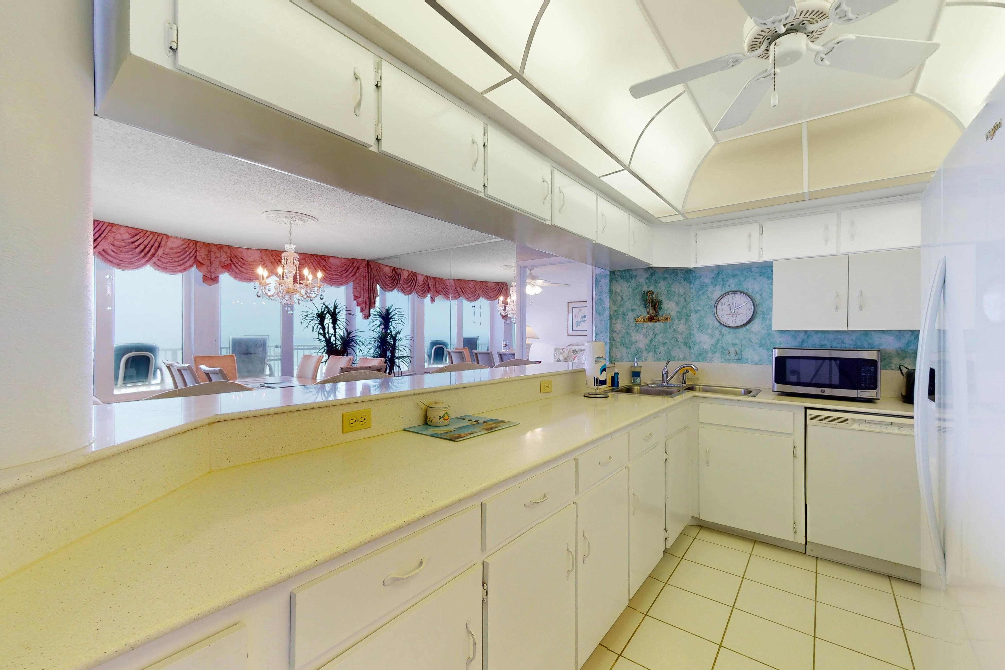 Shores Club 701 - Elegance by the Sea