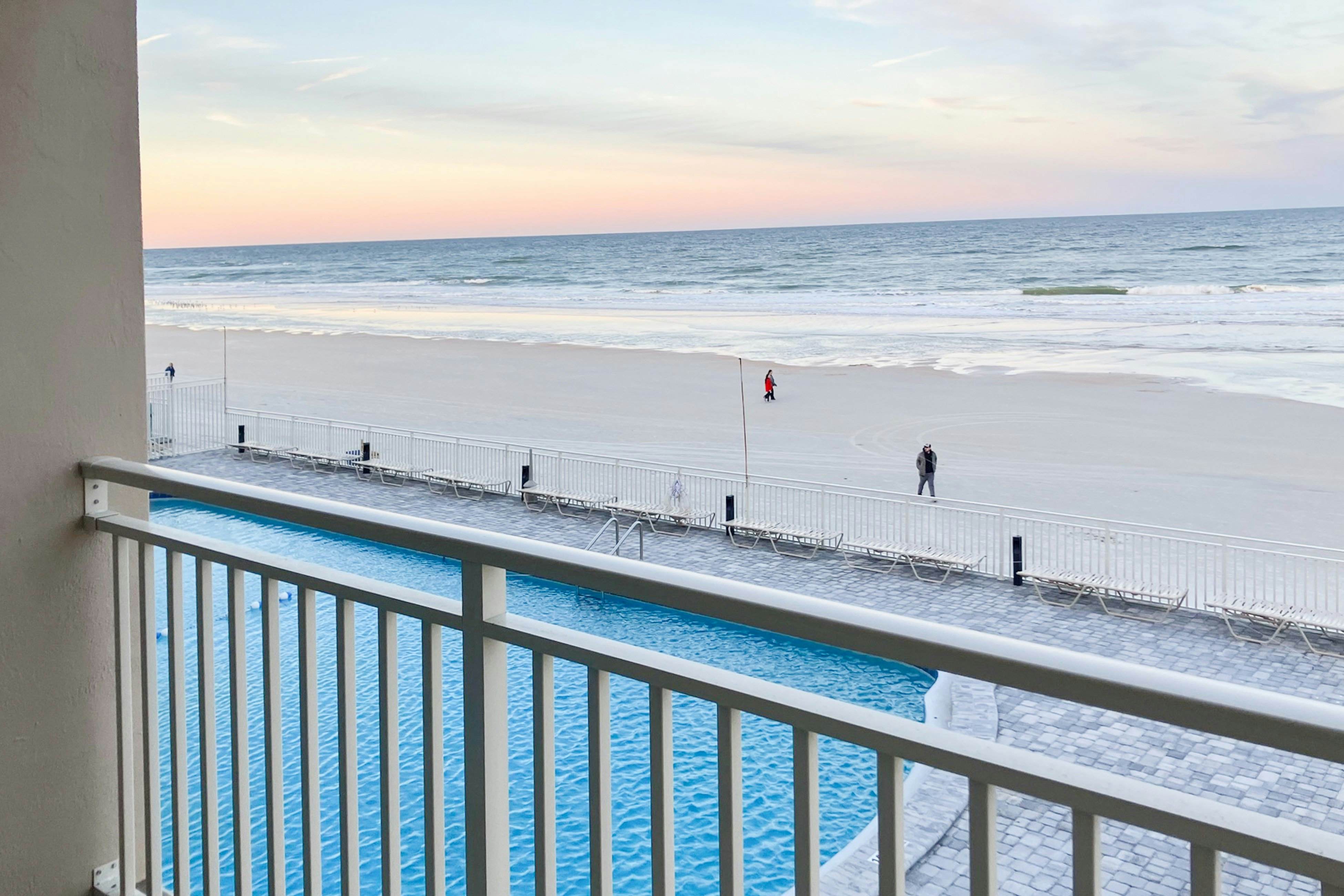 Daytona Inn 225 - Ocean Paradise