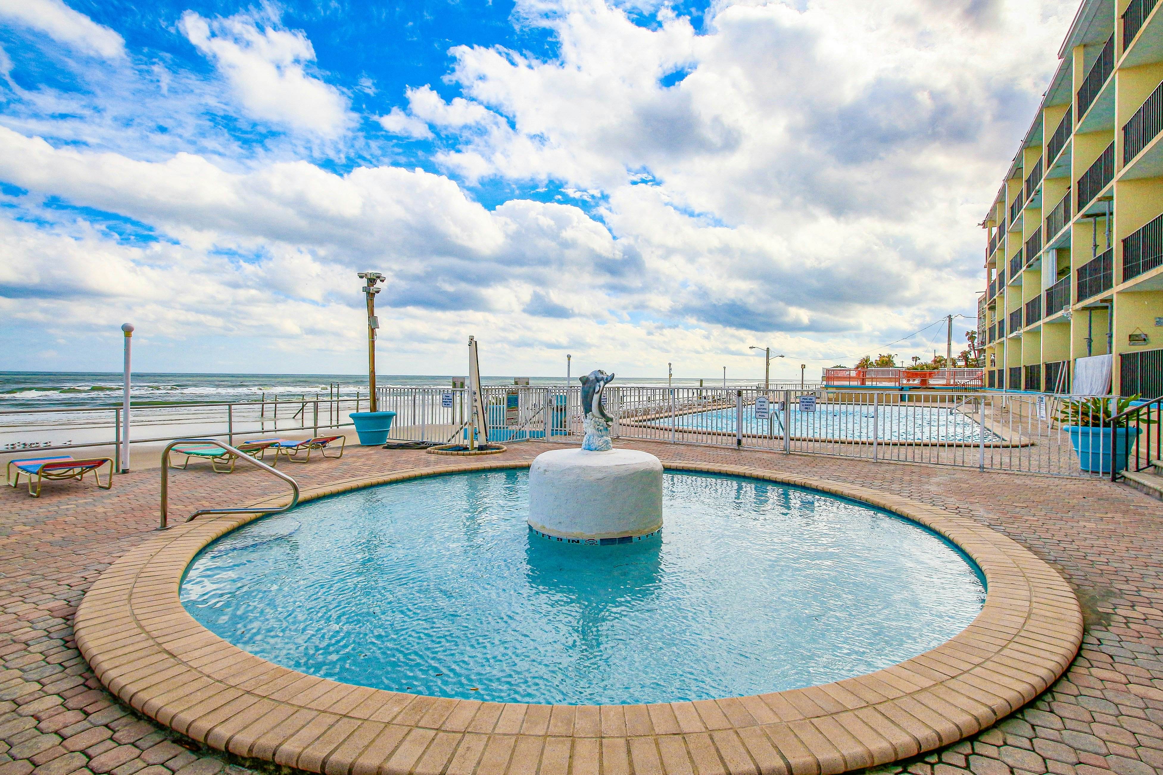 Daytona Inn 225 - Ocean Paradise