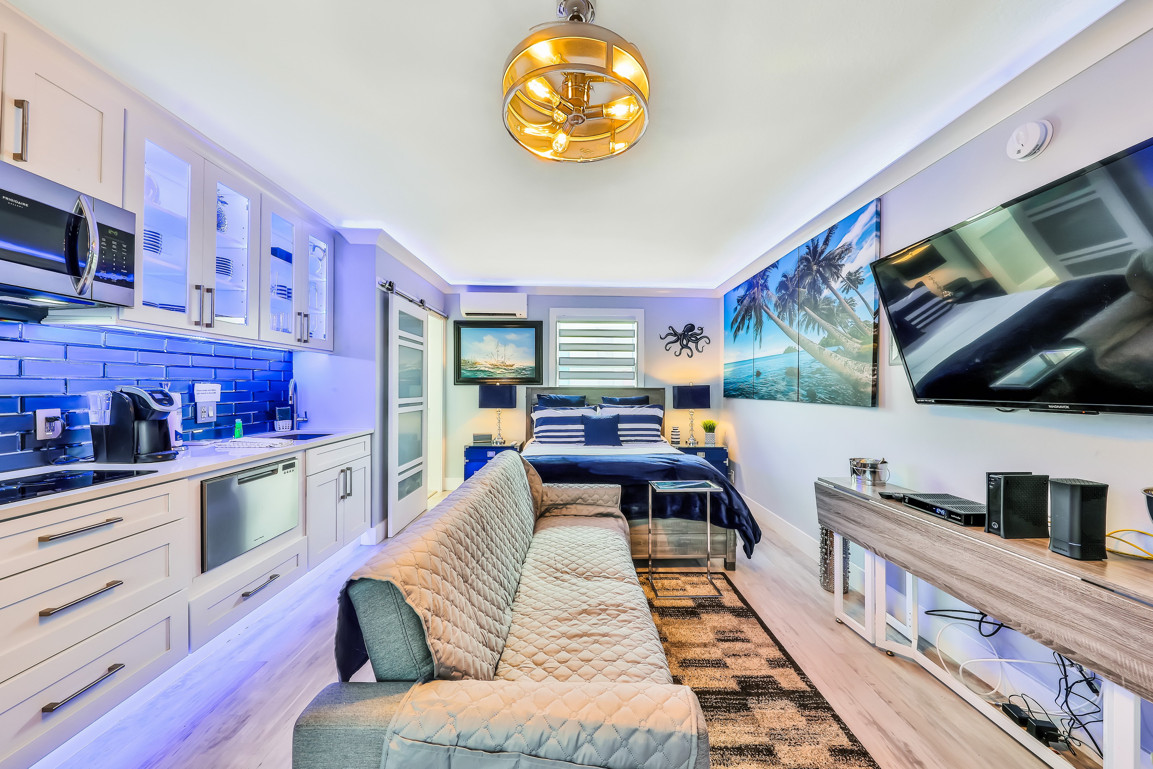 Updated Oceanfront Studio w/ Balcony & Pool – Steps to the Beach