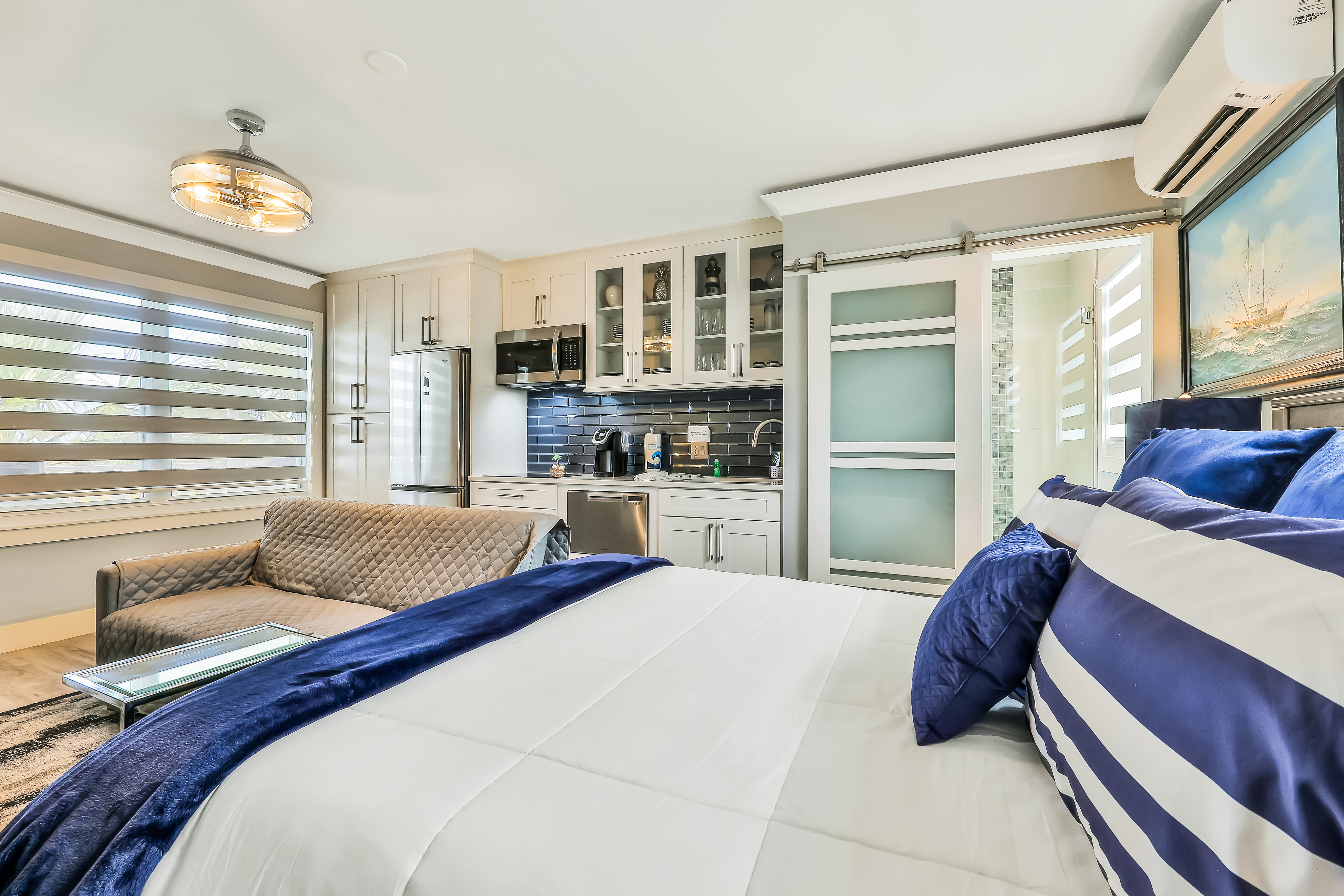 Updated Oceanfront Studio w/ Balcony & Pool – Steps to the Beach