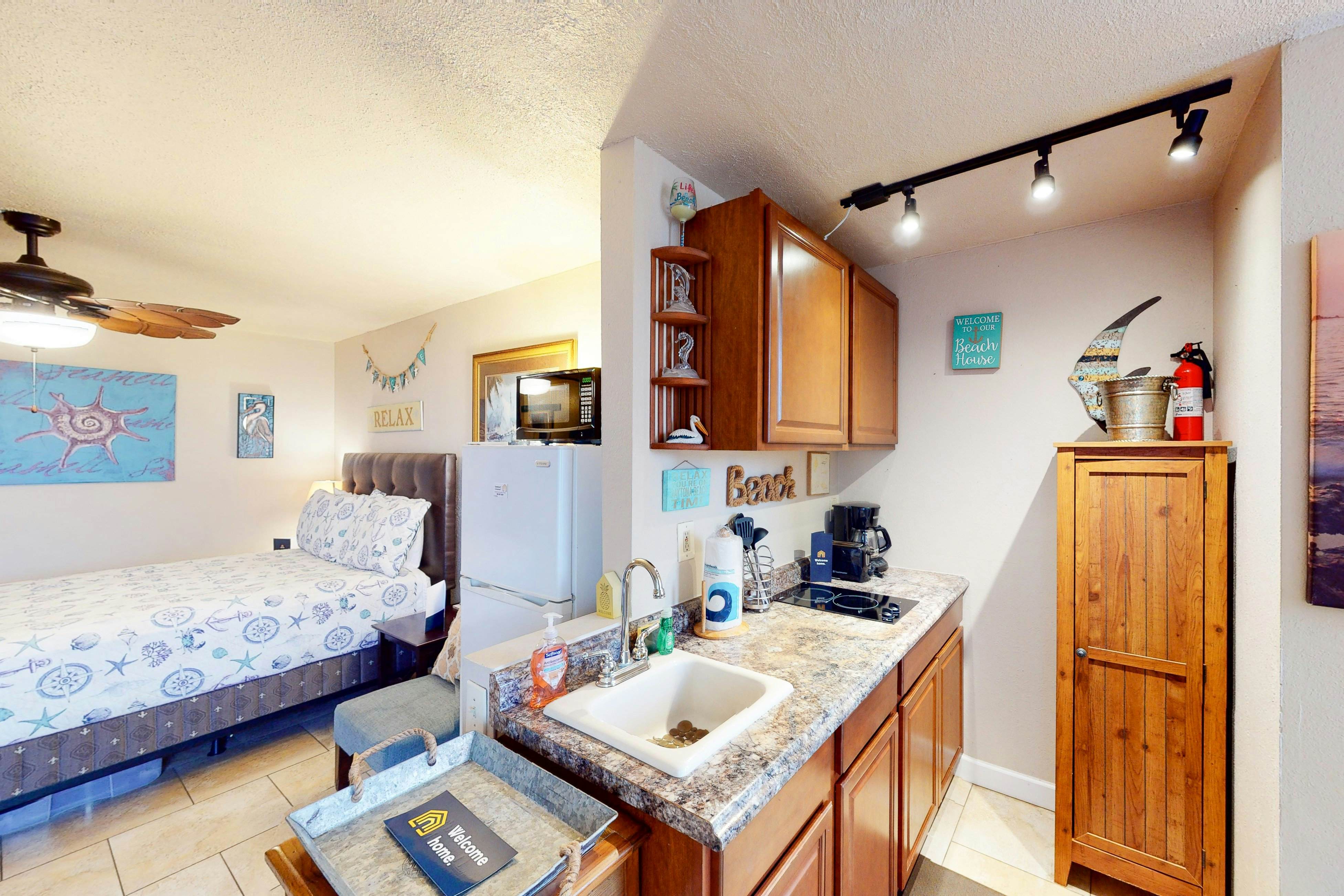 Ocean Jewels Club 303