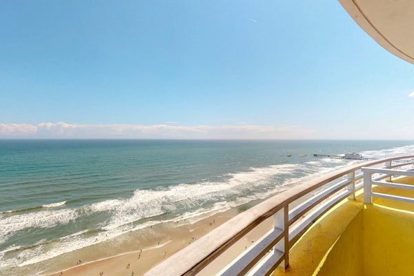 Spacious Oceanfront Condo w/ Pools, Lazy River & Steps to Boardwalk