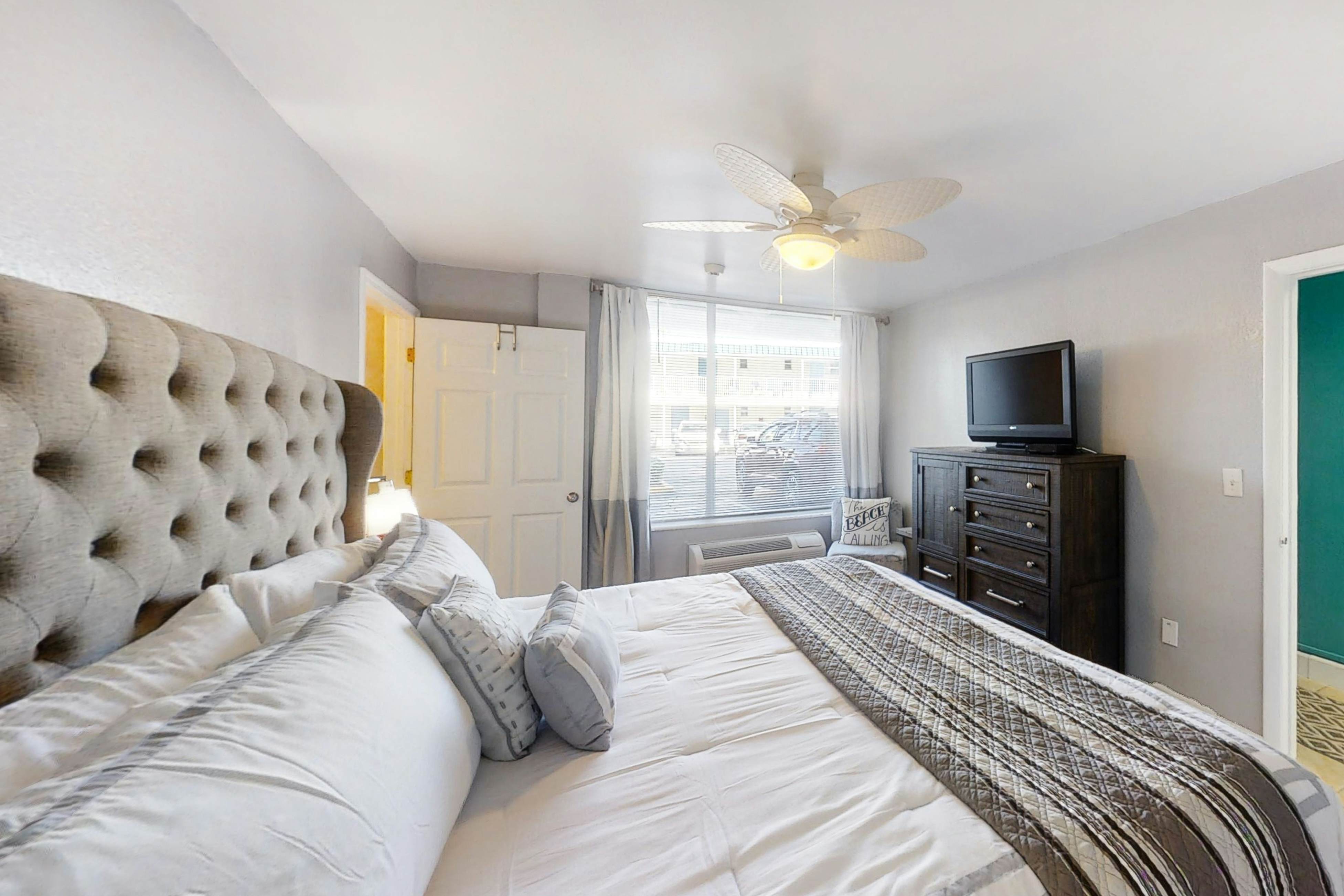 Ocean Jewels Club 104 - Beach Jewel