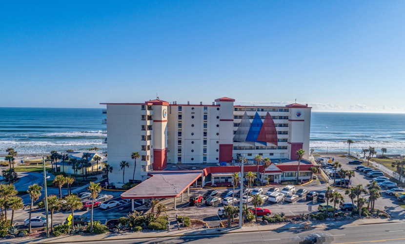 Relaxing Oceanfront Retreat with Pool, Hot Tub & Balcony Views