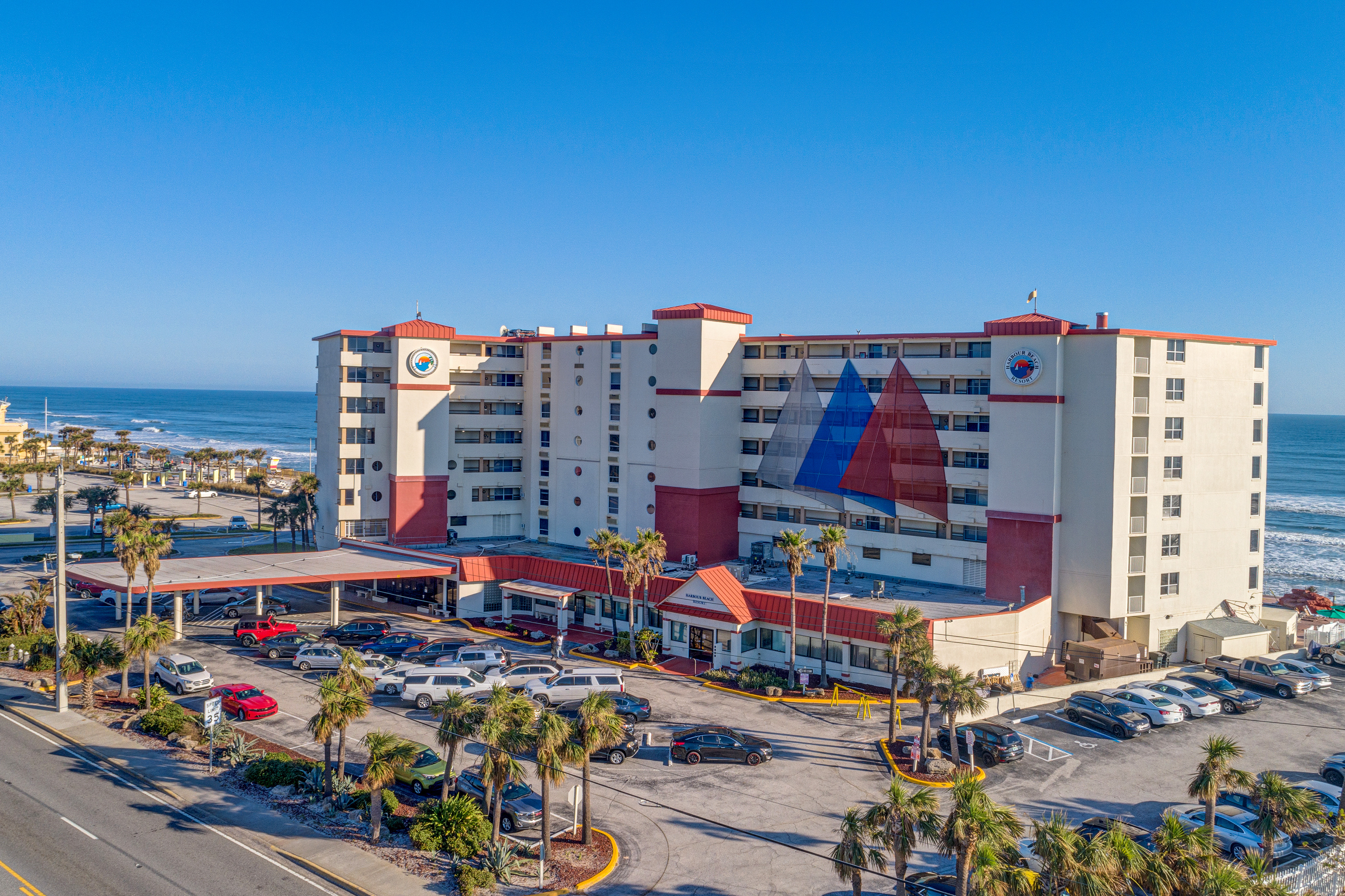 Relaxing Oceanfront Retreat with Pool, Hot Tub & Balcony Views