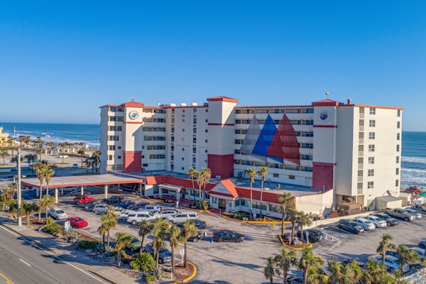 Relaxing Oceanfront Retreat with Pool, Hot Tub & Balcony Views