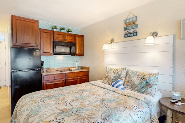 Beachfront Serenity with Balcony, Walk to Dining & Attractions