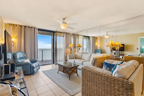 Relaxing 18th-Floor Oceanfront | Balcony, Pool, Sauna, Beach Access