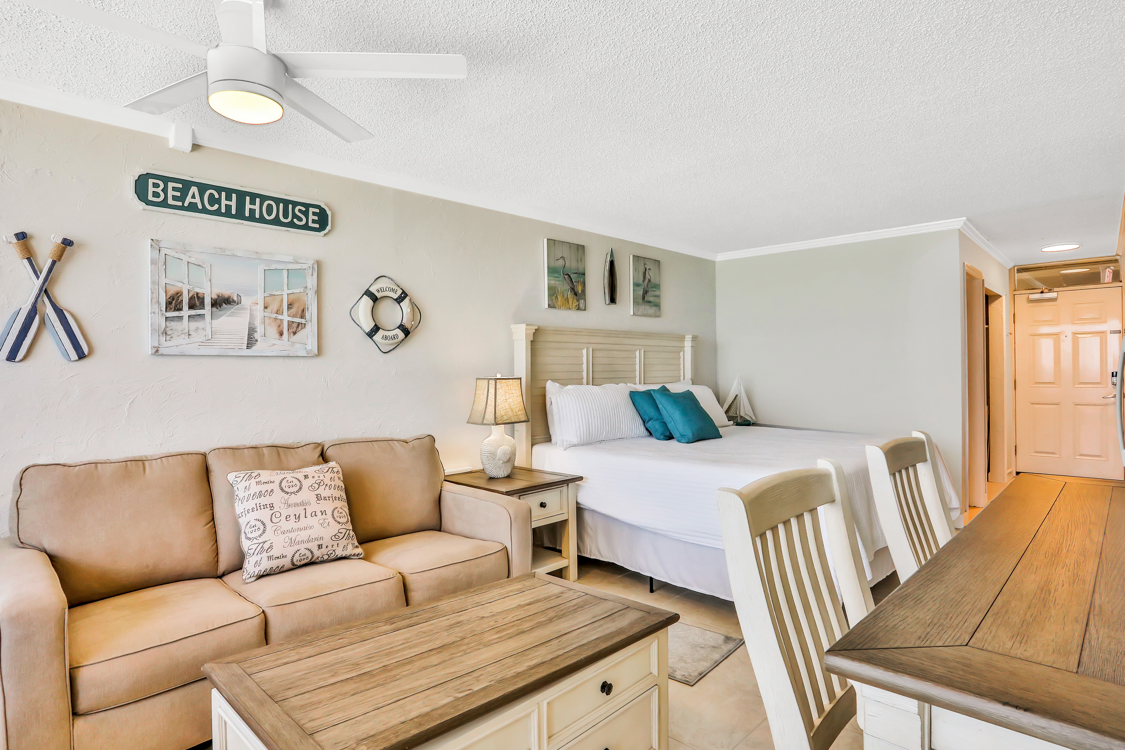 Romantic Oceanfront Studio with Balcony & Direct Beach Access