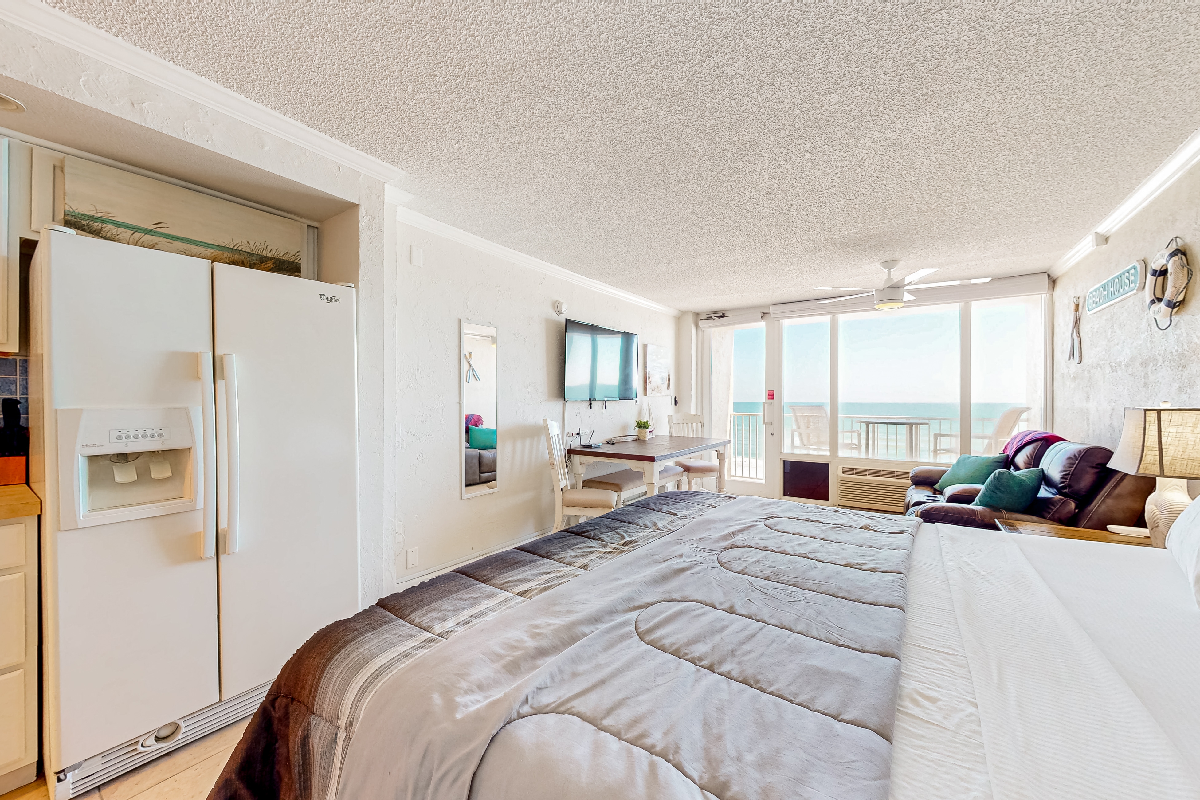 Romantic Oceanfront Studio with Balcony & Direct Beach Access