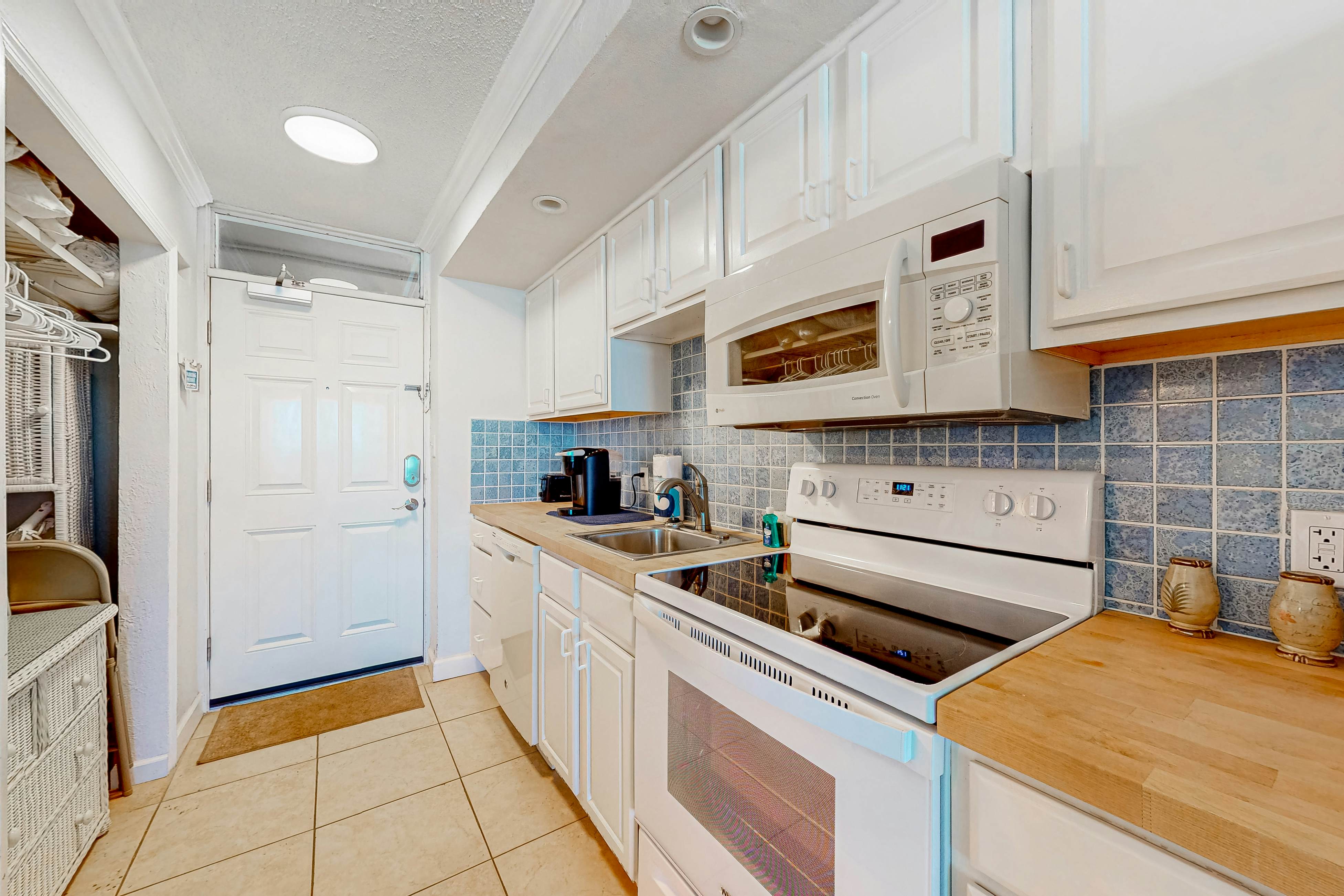 Pirates Cove 619 - Oceanfront Serenity