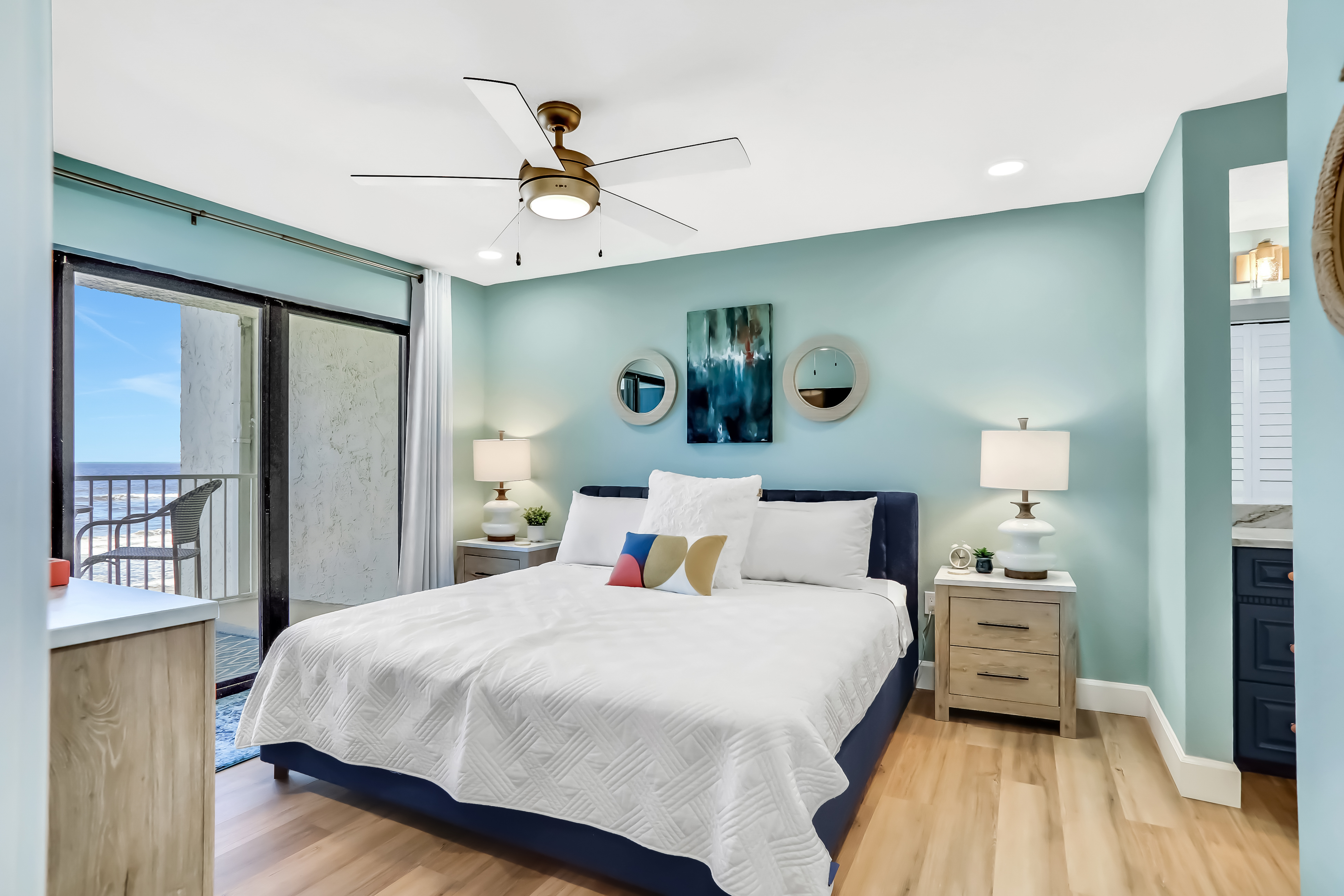 Relaxing Oceanfront Condo w/ Pool, Balcony & Sunrise Views