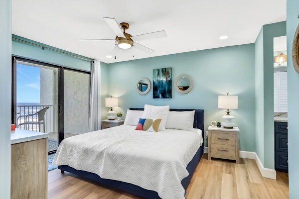 Relaxing Oceanfront Condo w/ Pool, Balcony & Sunrise Views