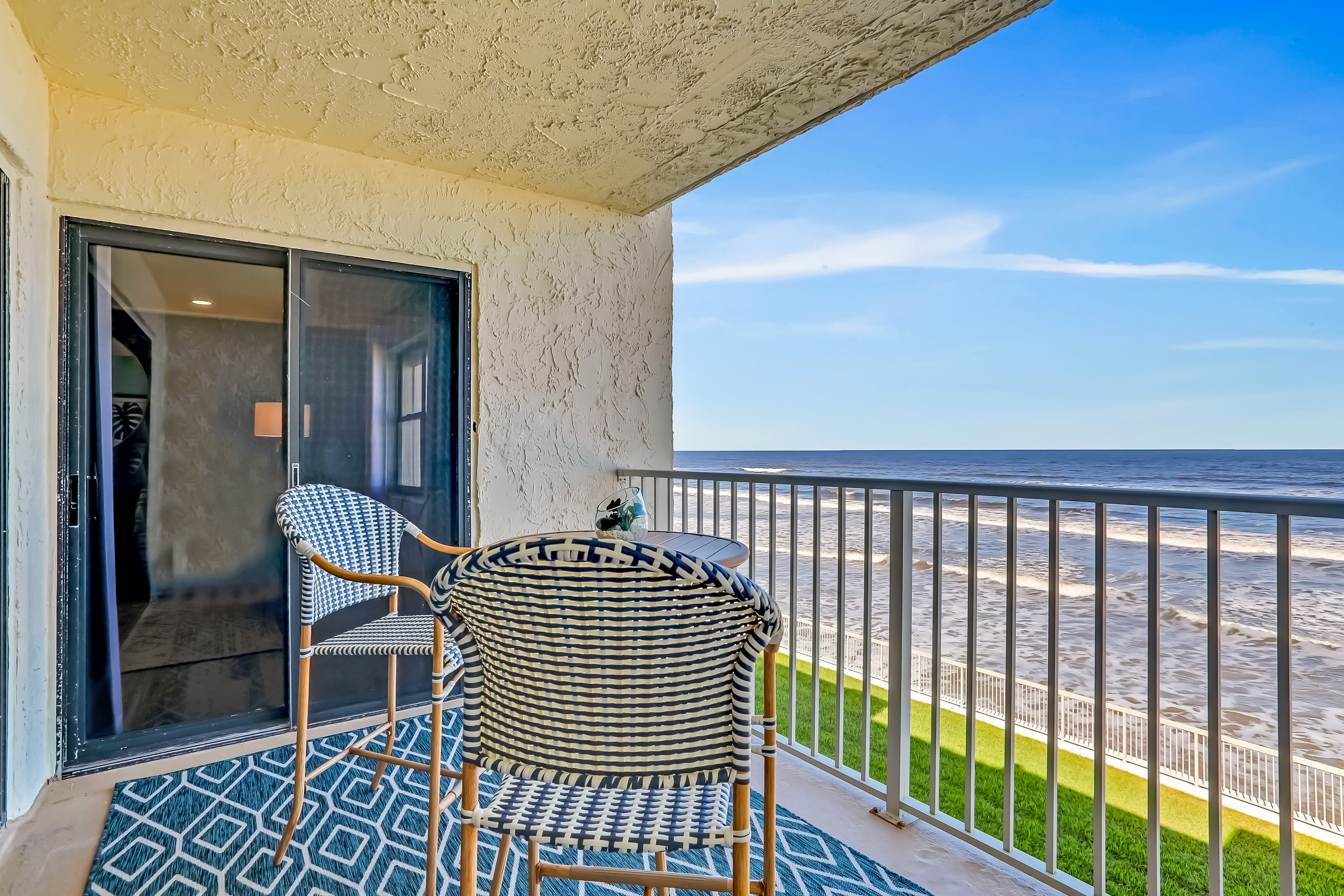 Castle Reef 302 - Sea La Vie