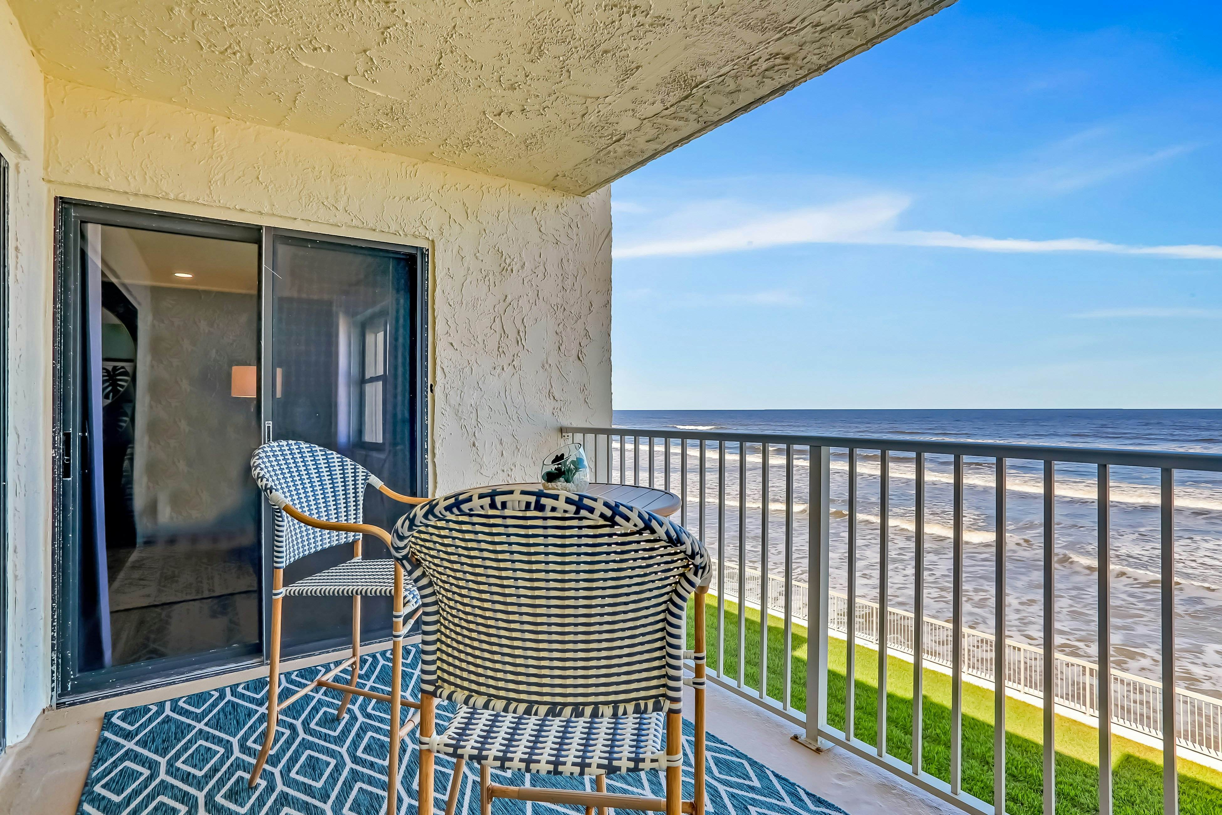 Castle Reef 302 - Sea La Vie