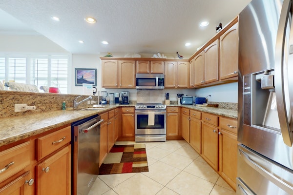 Oceanfront 8th-Floor Condo with Balcony, Pool & Views You'll Love