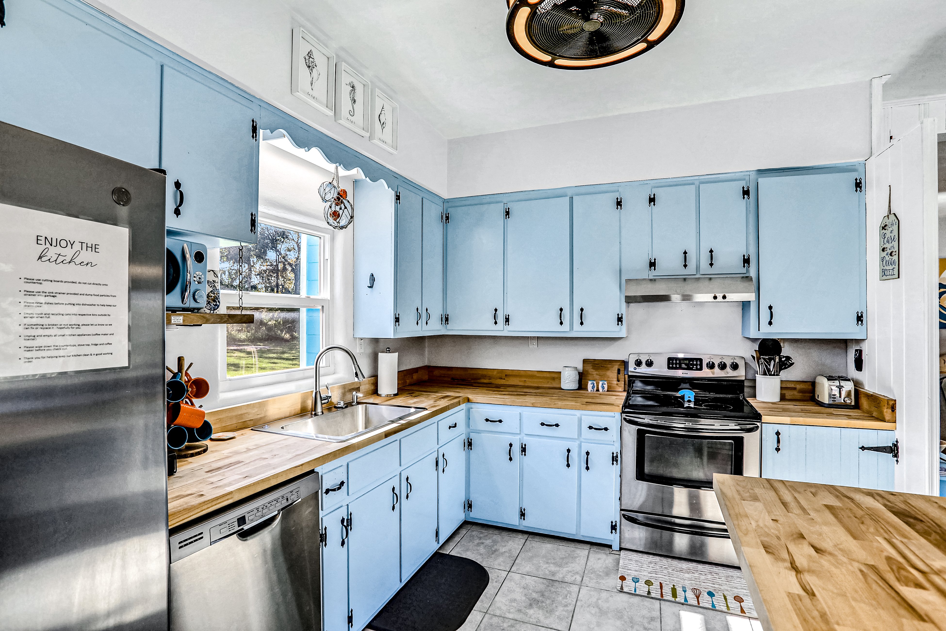 Vintage Cottage Near Water Access w/ Boat Parking & Easy Beach Drive