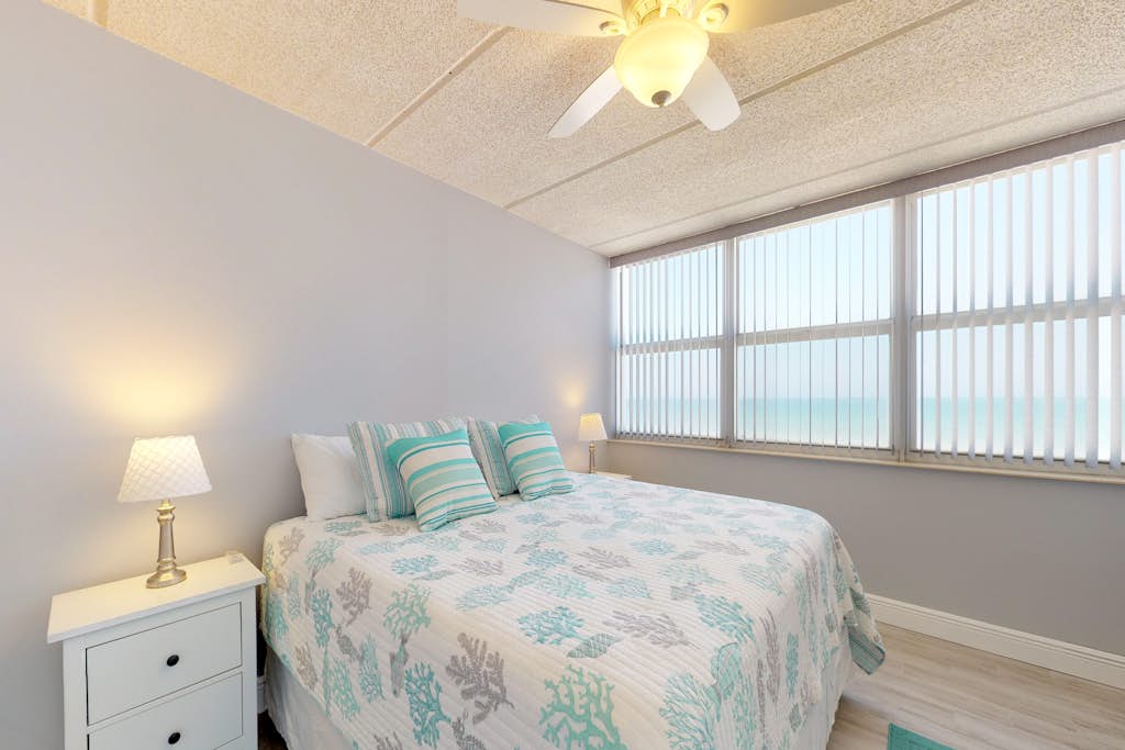 Oceanfront Balcony, Heated Pool, Peaceful Ponce Inlet Stay