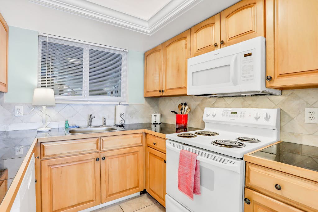 Relaxing Oceanfront Condo w/ Balcony, Pool & Direct Beach Access