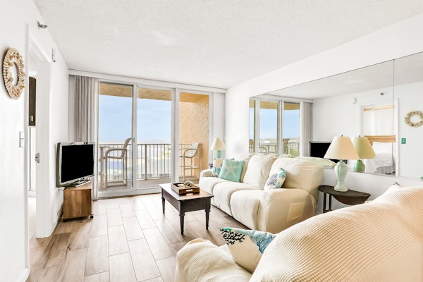 Relaxed Oceanview Condo with Pool, Balcony & Steps to the Sand