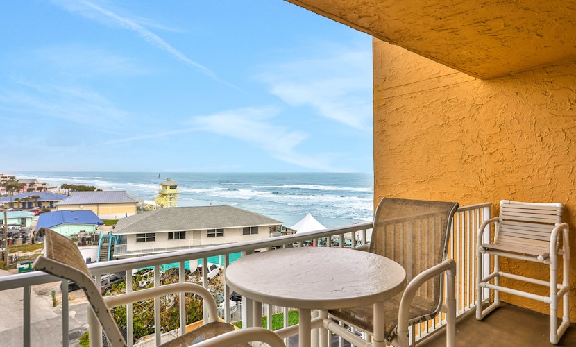 Relaxed Oceanview Condo with Pool, Balcony & Steps to the Sand