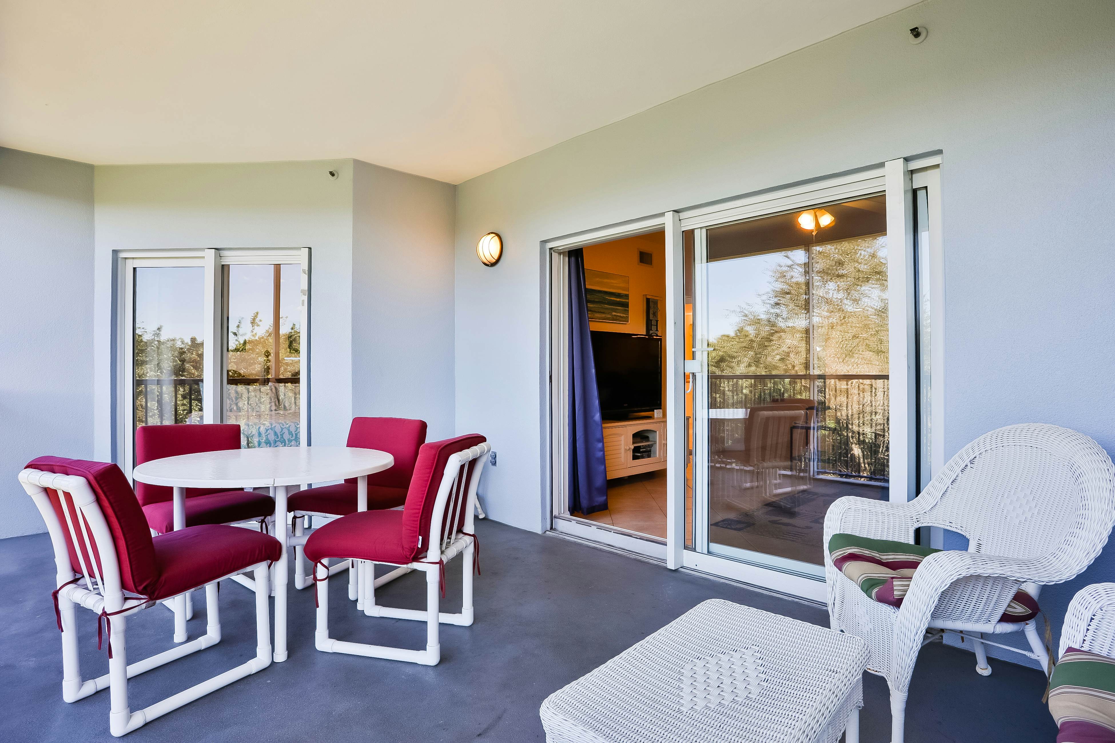 Oceanwalk 5-203 - Winding Waterways