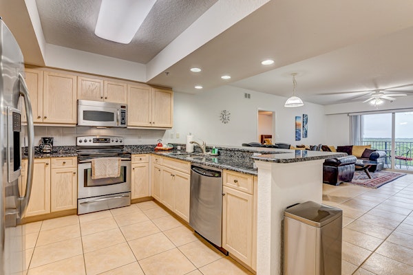 Oceanwalk 3BR Condo w/ Pool, Tennis & Balcony Across from Beach