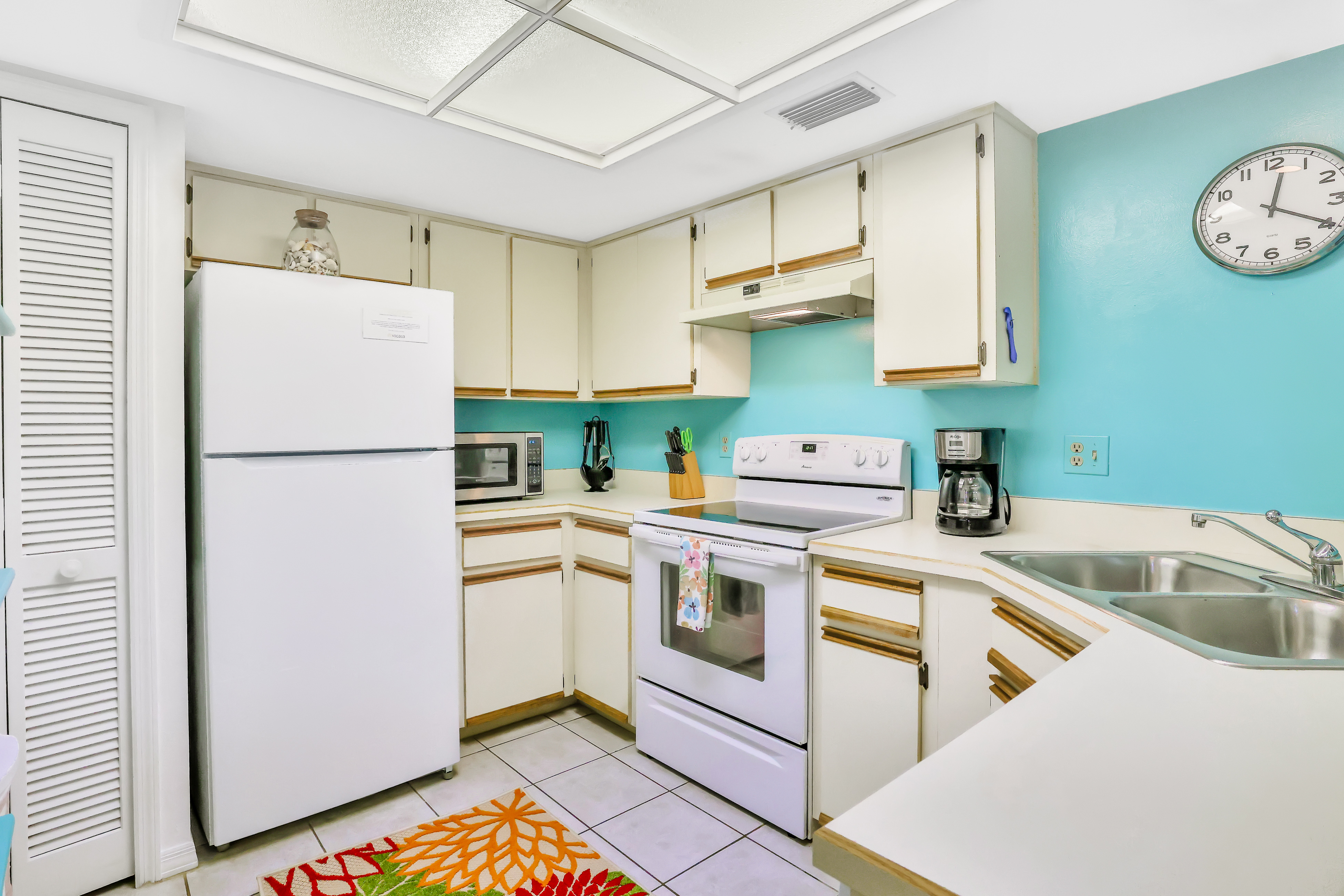 Peaceful Beach Escape w/ Patio, Pools & Walk-to-Shore Access