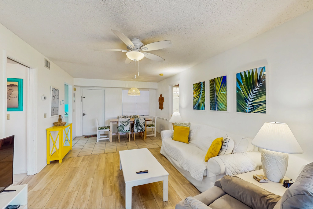 Sea Woods Condo 131 - Coastal Hide Away