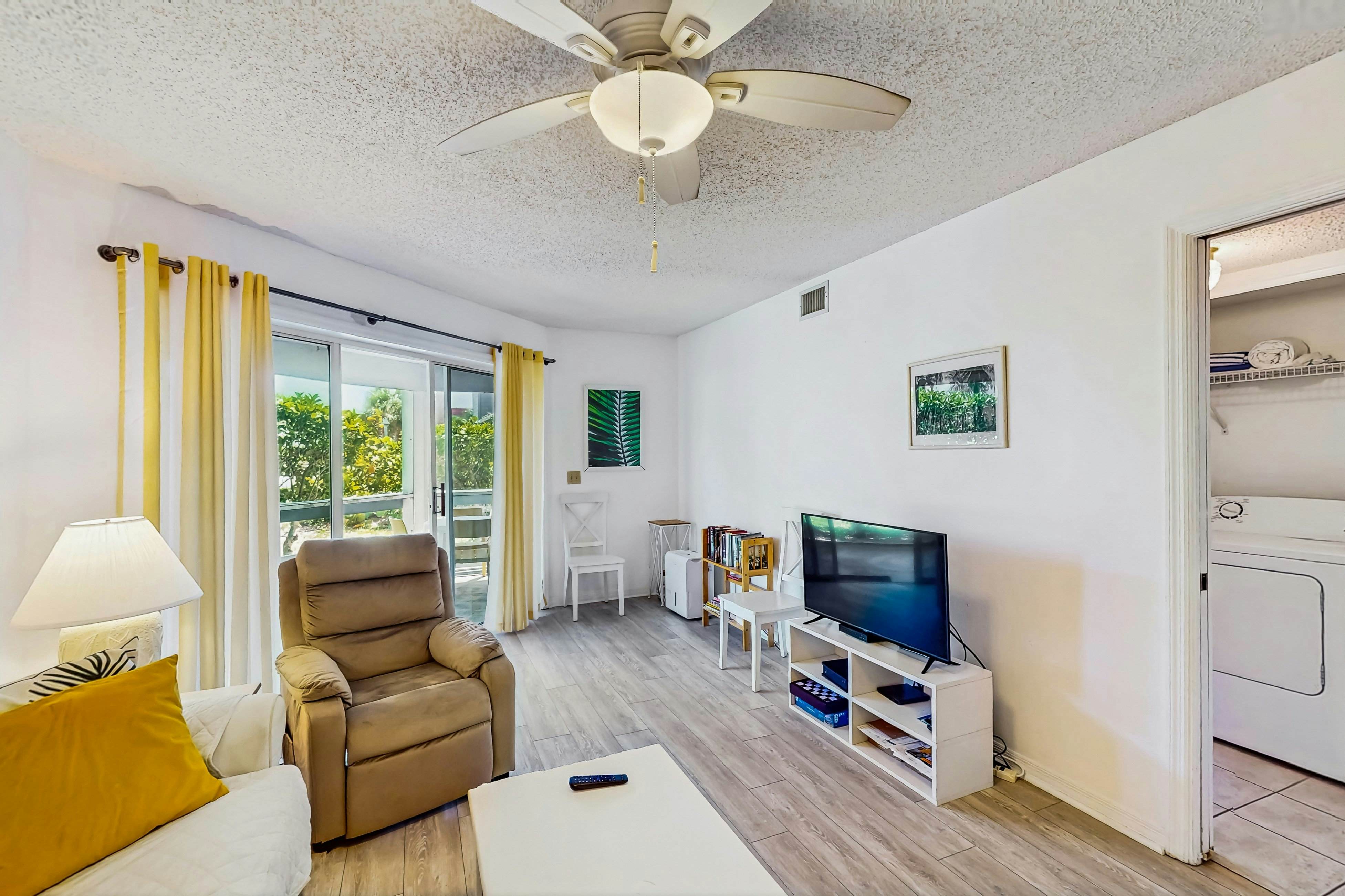 Sea Woods Condo 131 - Coastal Hide Away