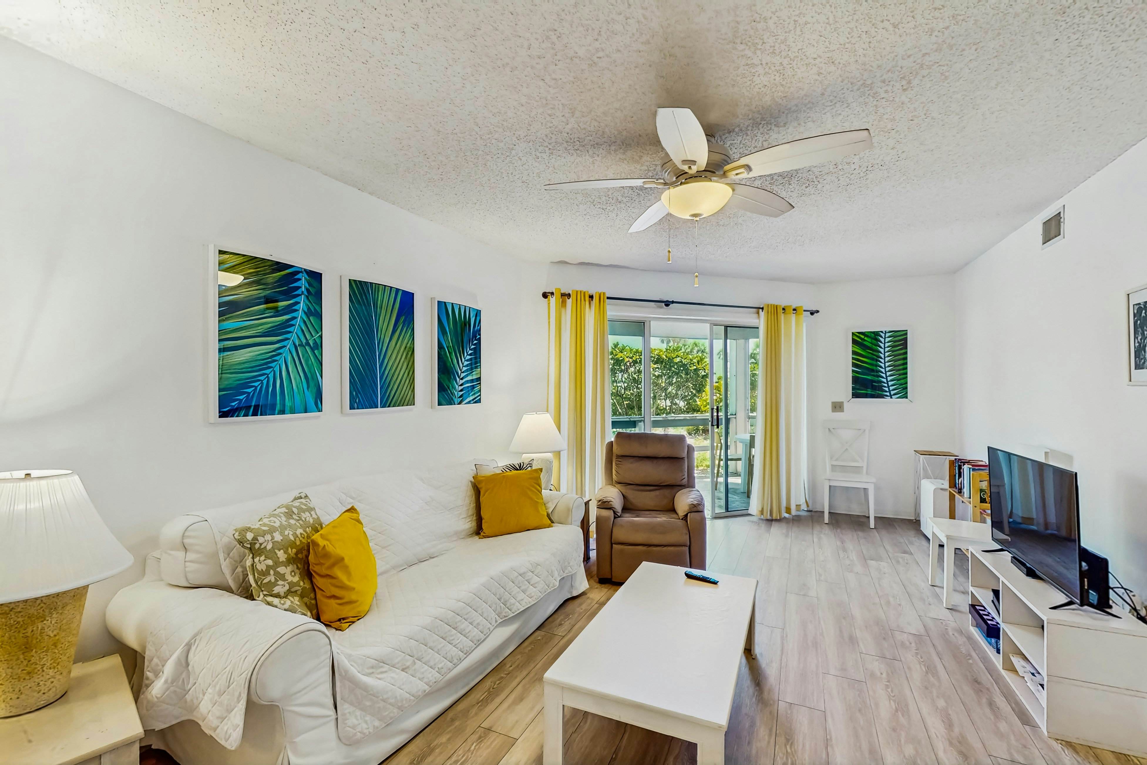 Sea Woods Condo 131 - Coastal Hide Away