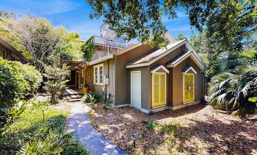 Dog-Friendly Cottage by the Beach with Private Pool, Pool Spa, & Free WiFi