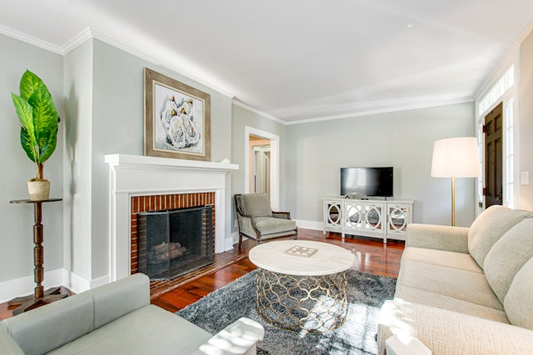 Beautiful, Classic Home with Free WiFi, a Full Kitchen, Sunroom, & Enclosed Yard