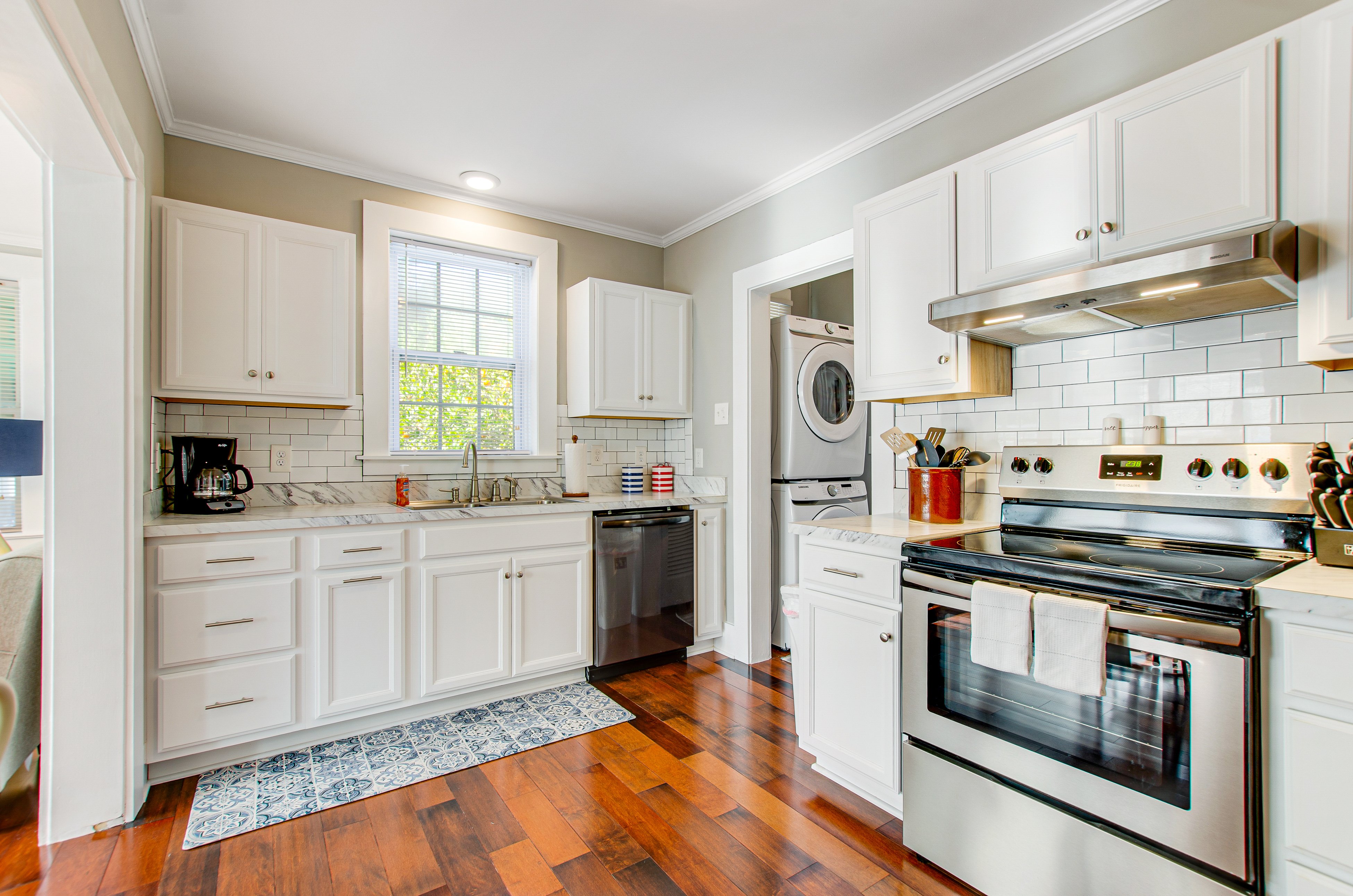 Beautiful, Classic Home with Free WiFi, a Full Kitchen, Sunroom, & Enclosed Yard