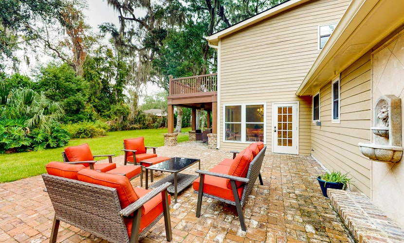 Dog-friendly home with central AC, washer/dryer & spacious backyard - near beach