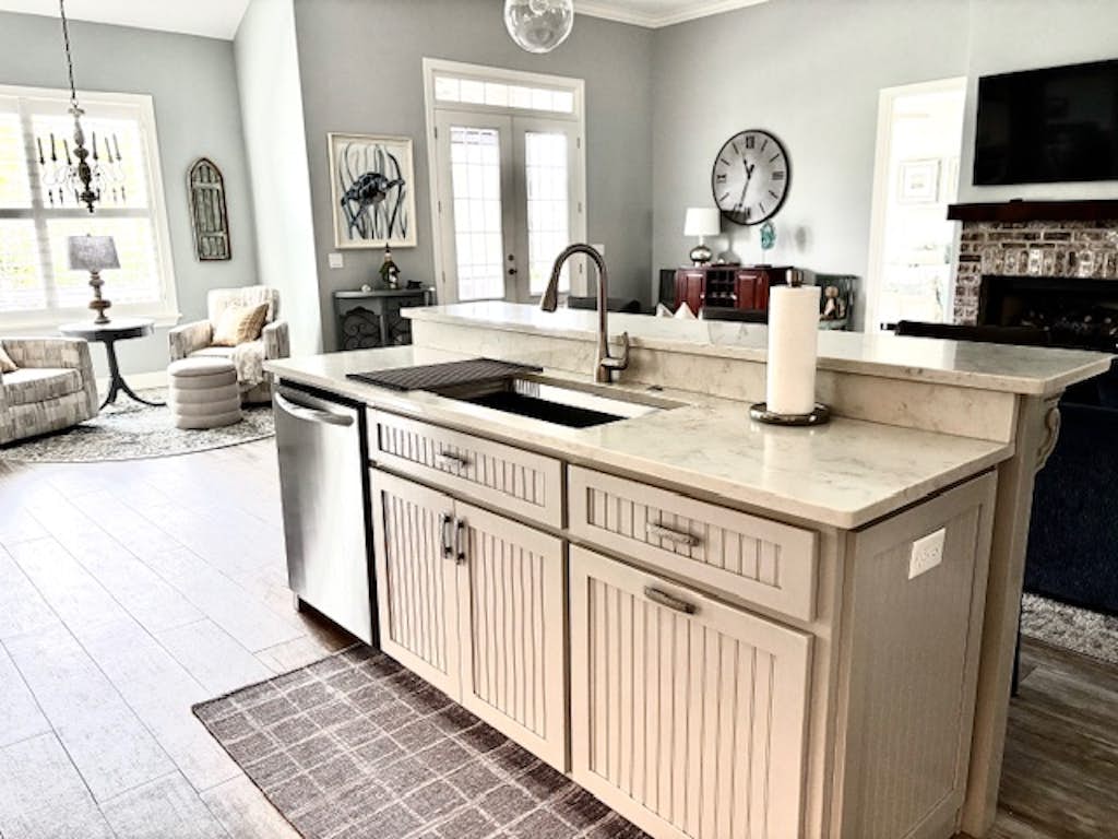 Golf course-view home near beaches with deck, porch, grill, streaming, W/D, & AC