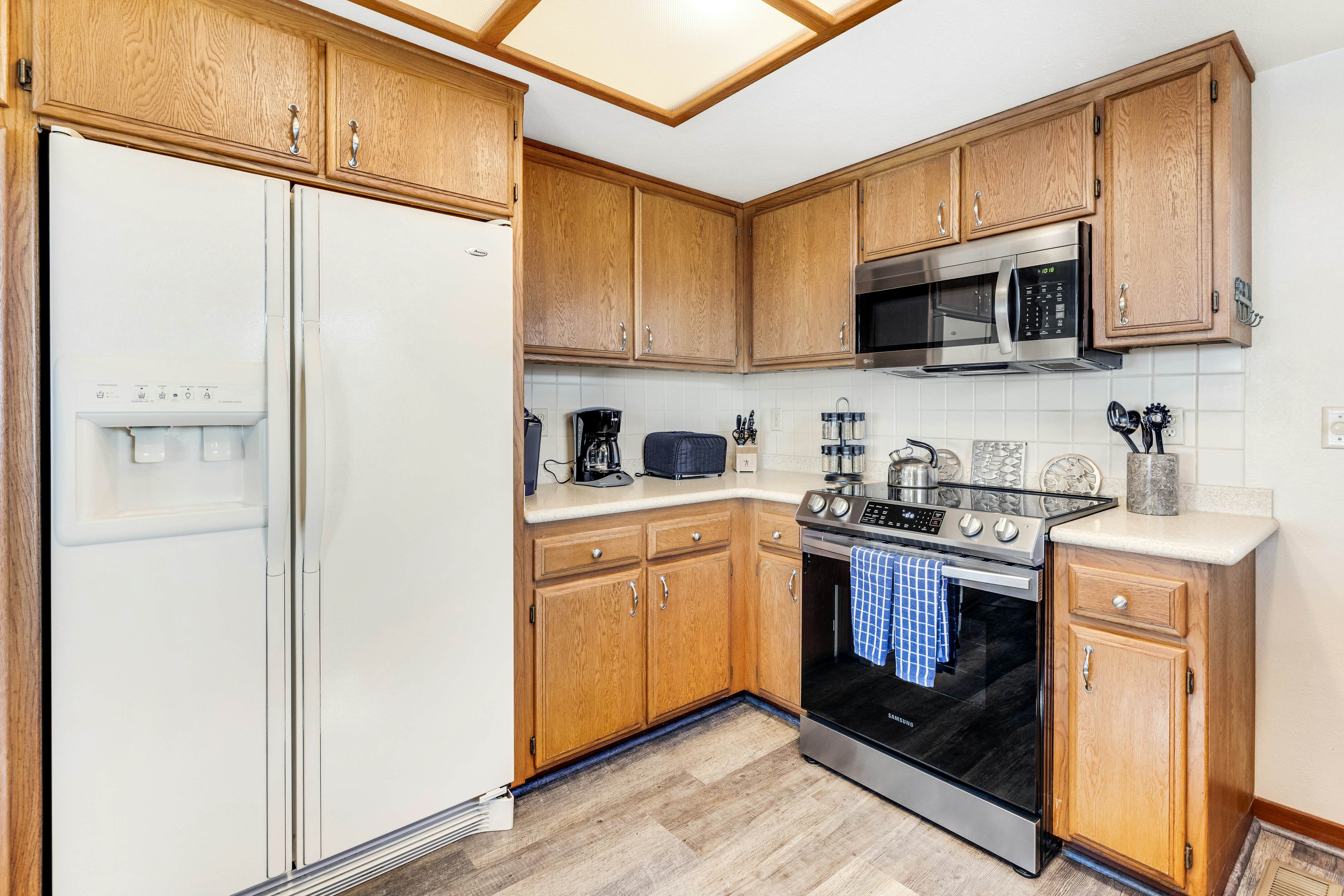 Waterfront Home: Panoramic Views & Private Cove