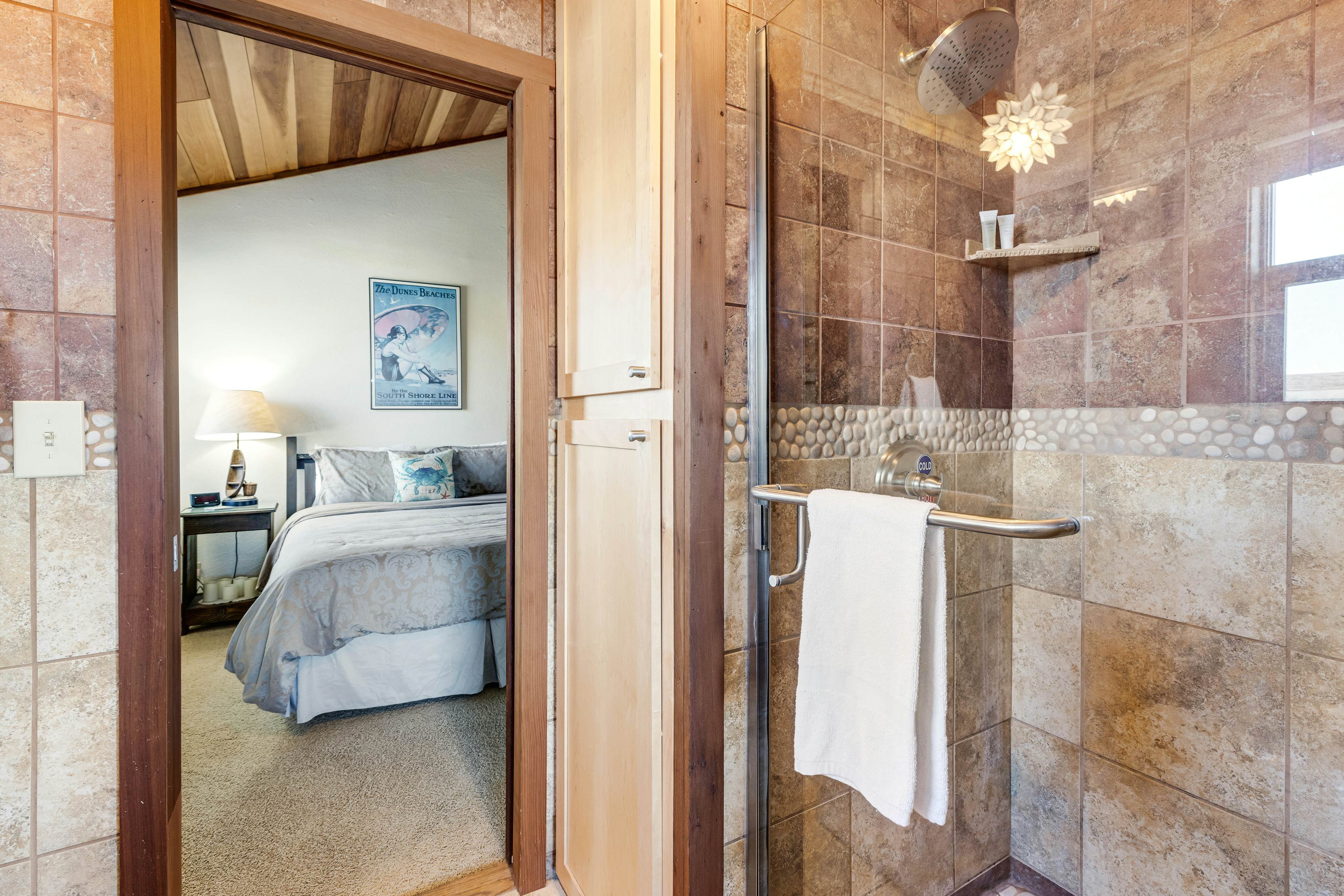 Waterfront Home: Panoramic Views & Private Cove