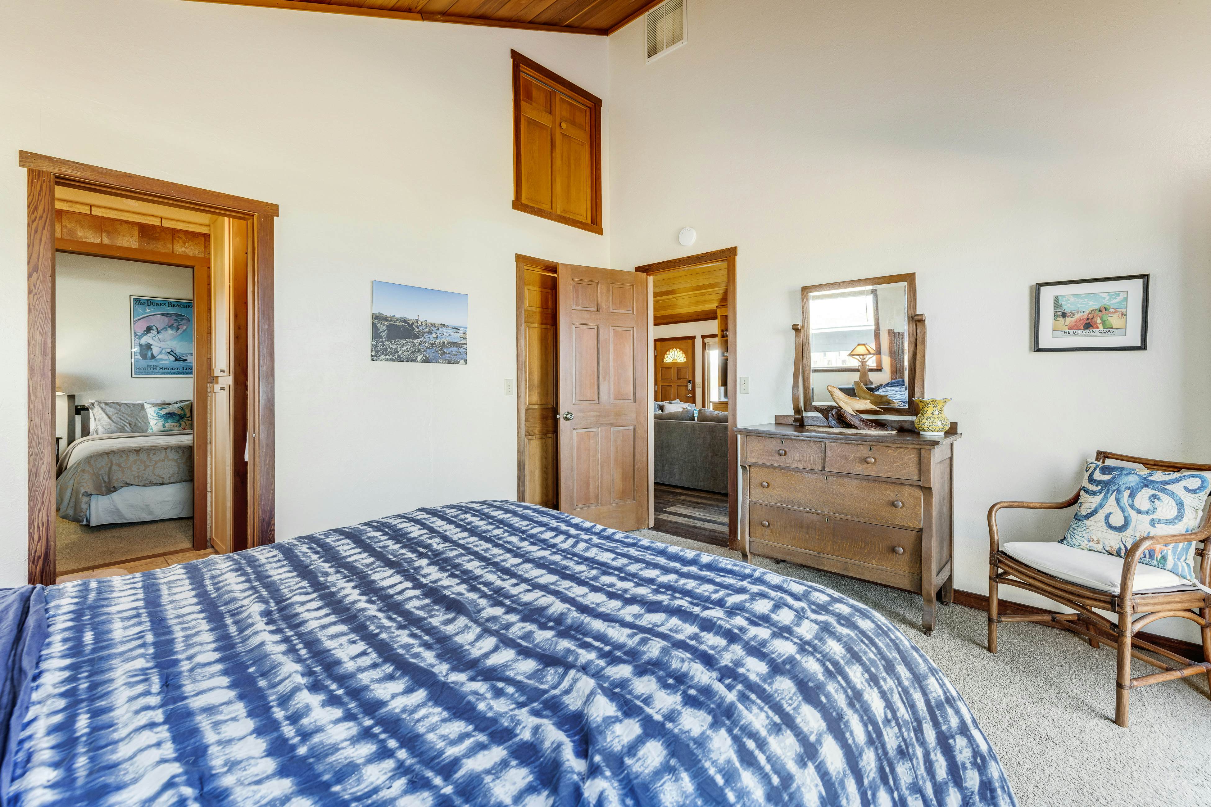 Waterfront Home: Panoramic Views & Private Cove