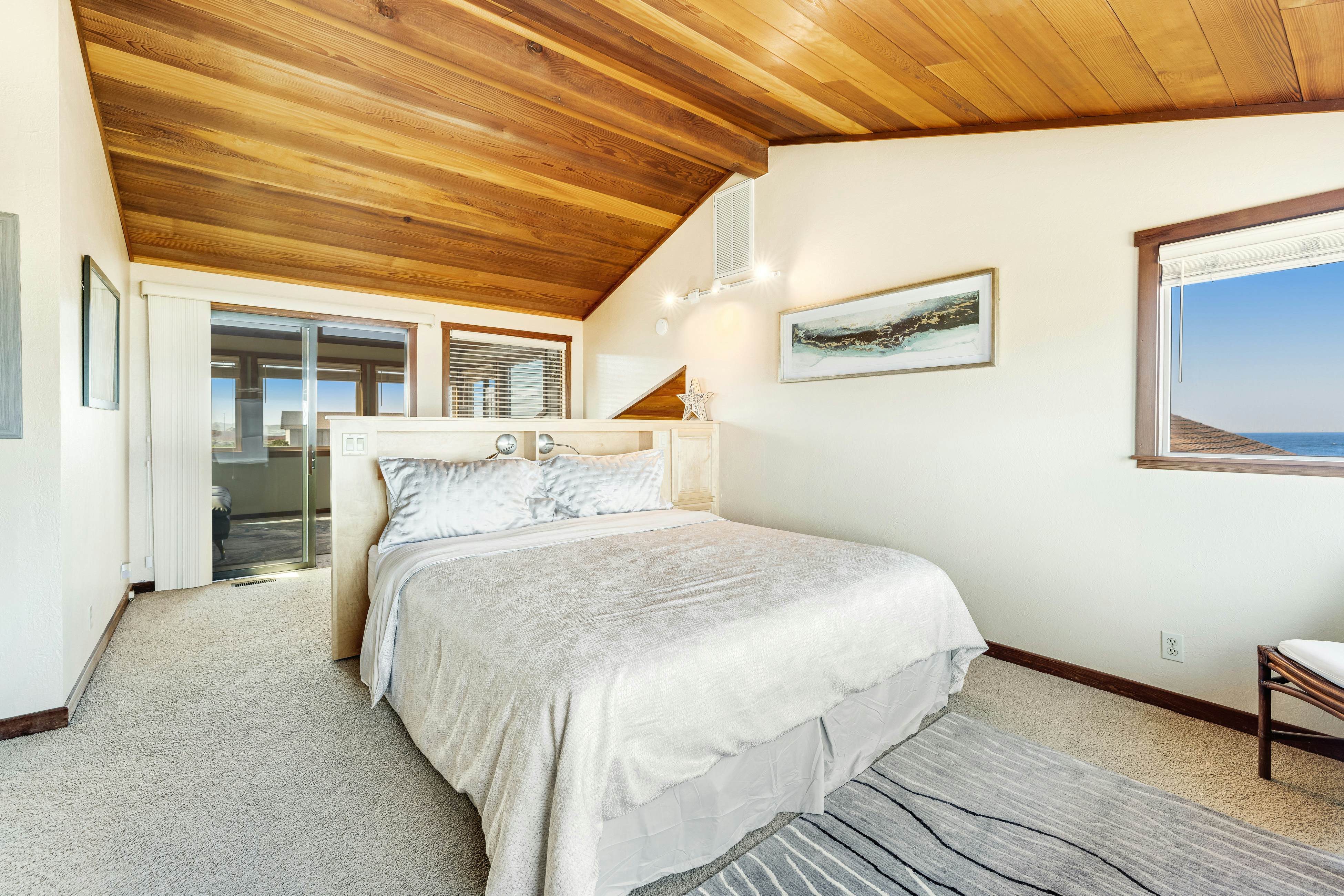 Waterfront Home: Panoramic Views & Private Cove