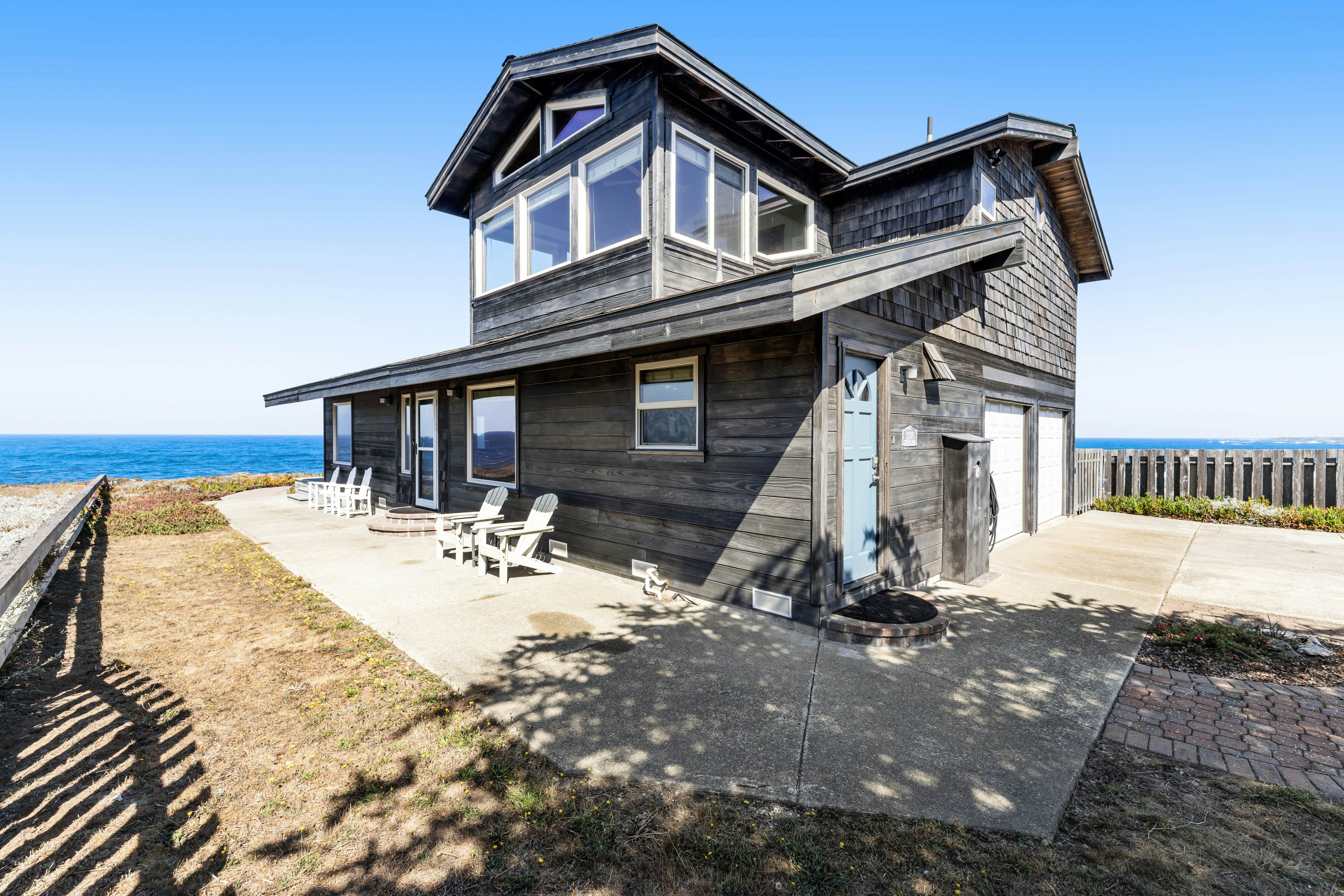 Waterfront Home: Panoramic Views & Private Cove