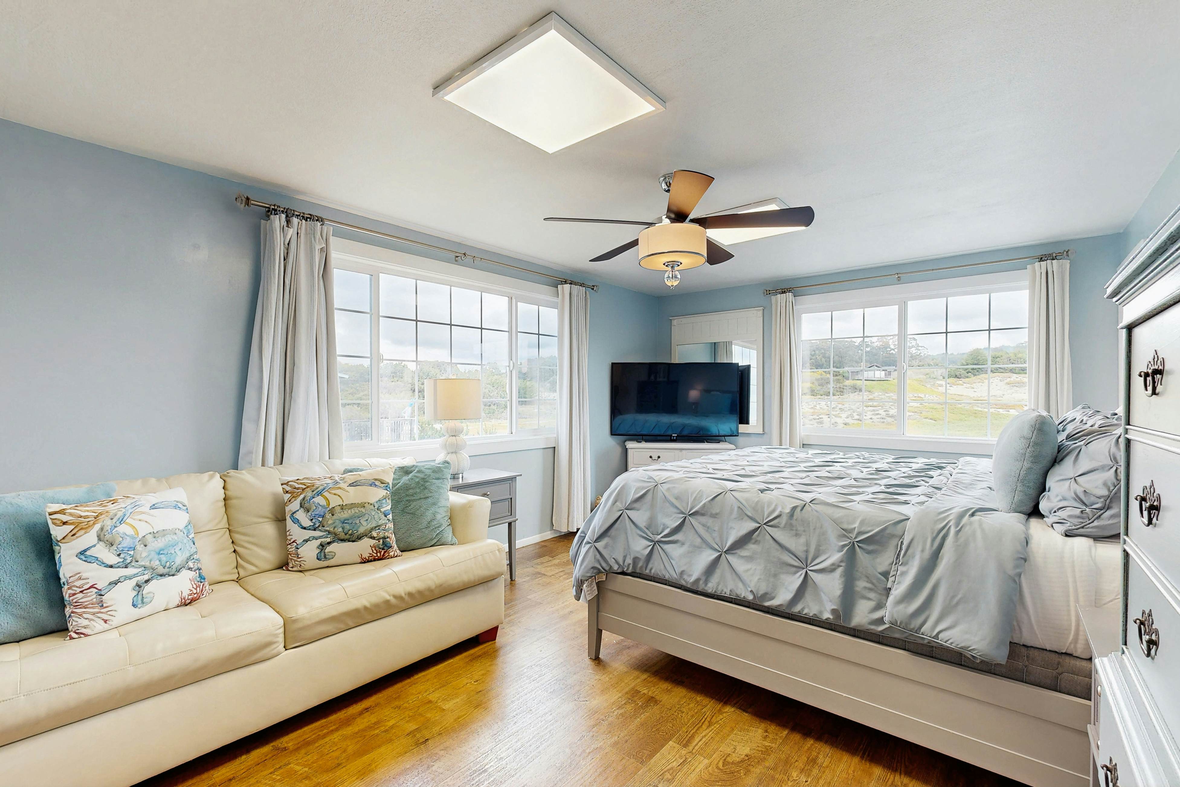 Oceanfront Home with Hot Tub, Beach Access, Deck