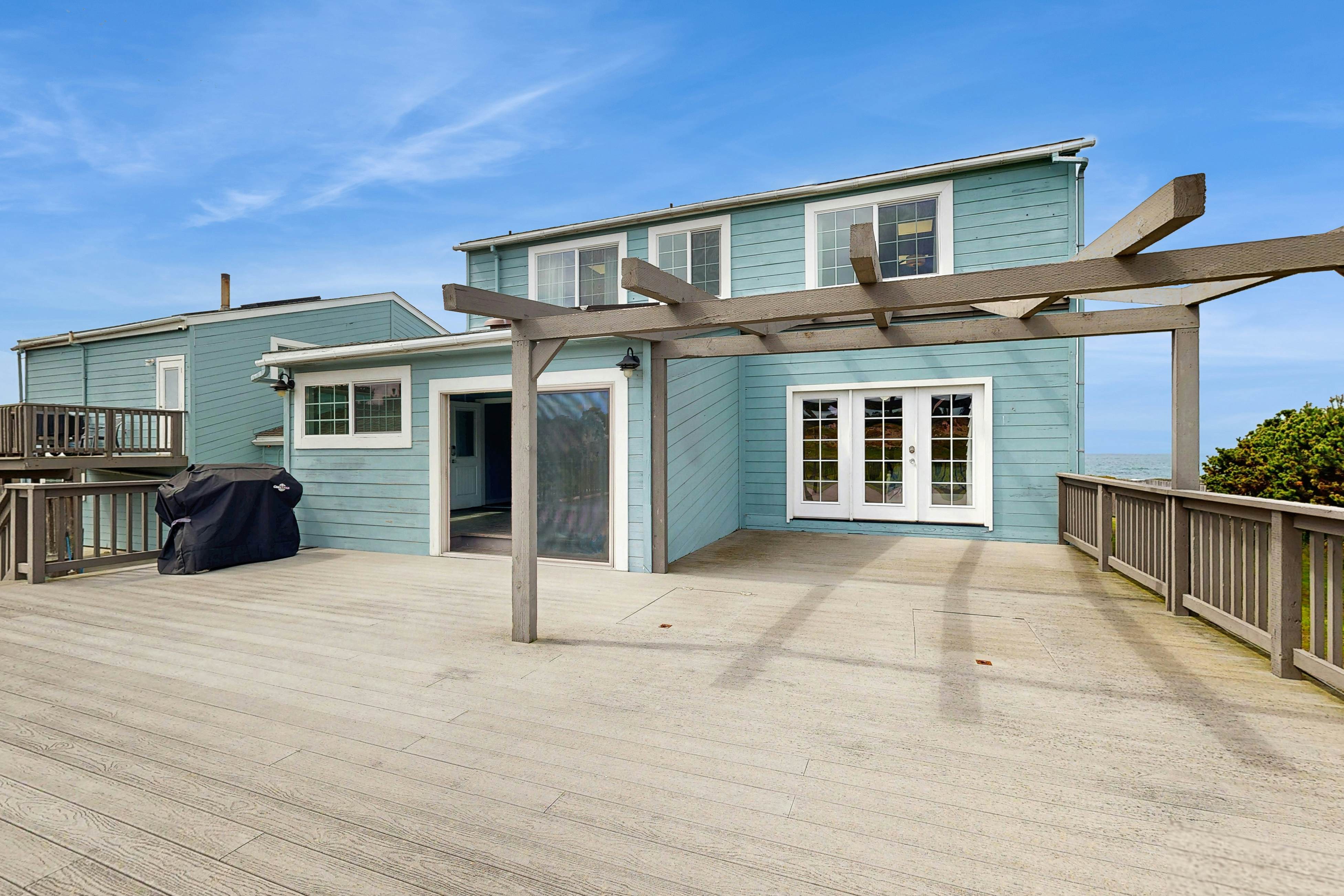 Oceanfront Home with Hot Tub, Beach Access, Deck