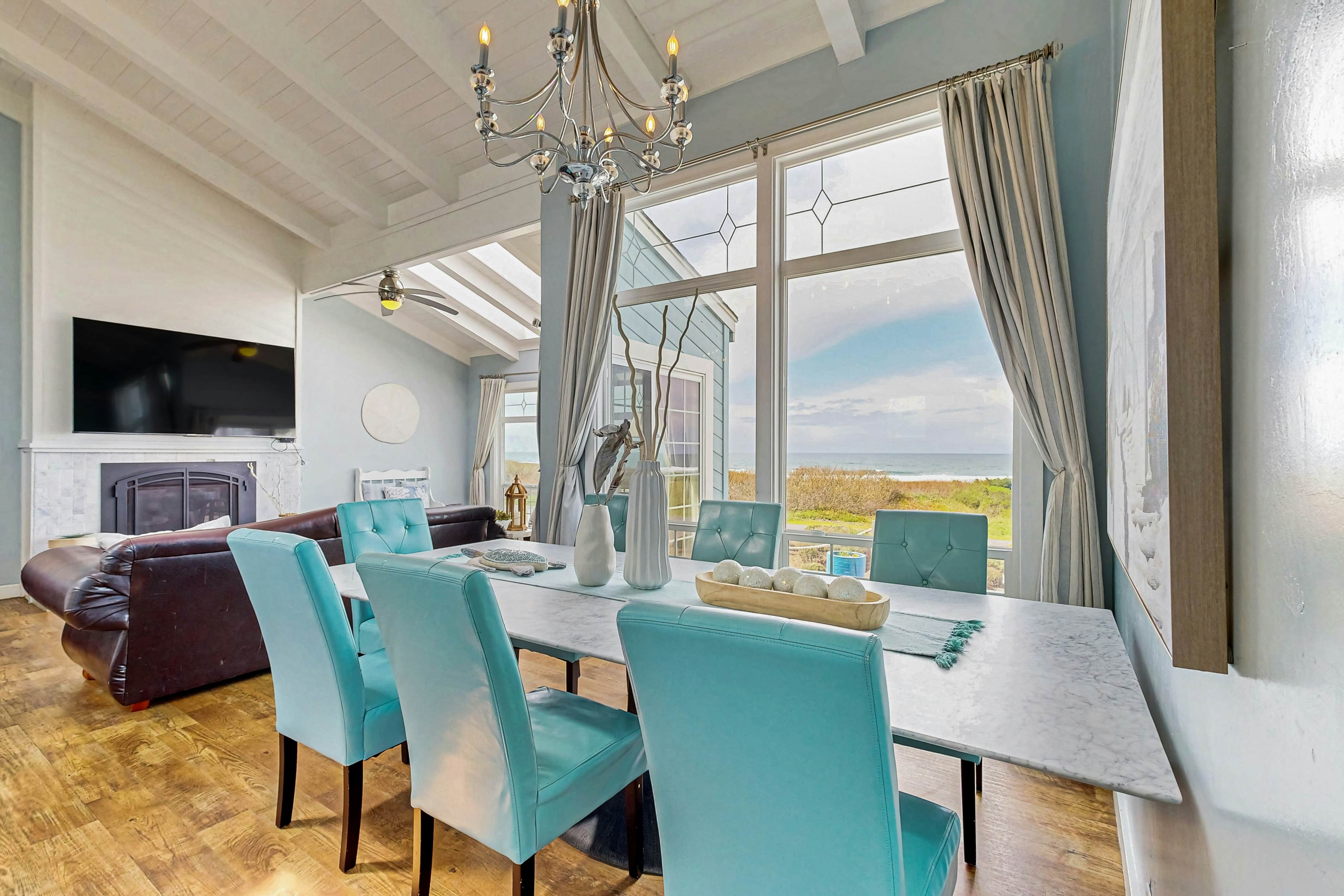 Oceanfront Home with guesthouse & beach access