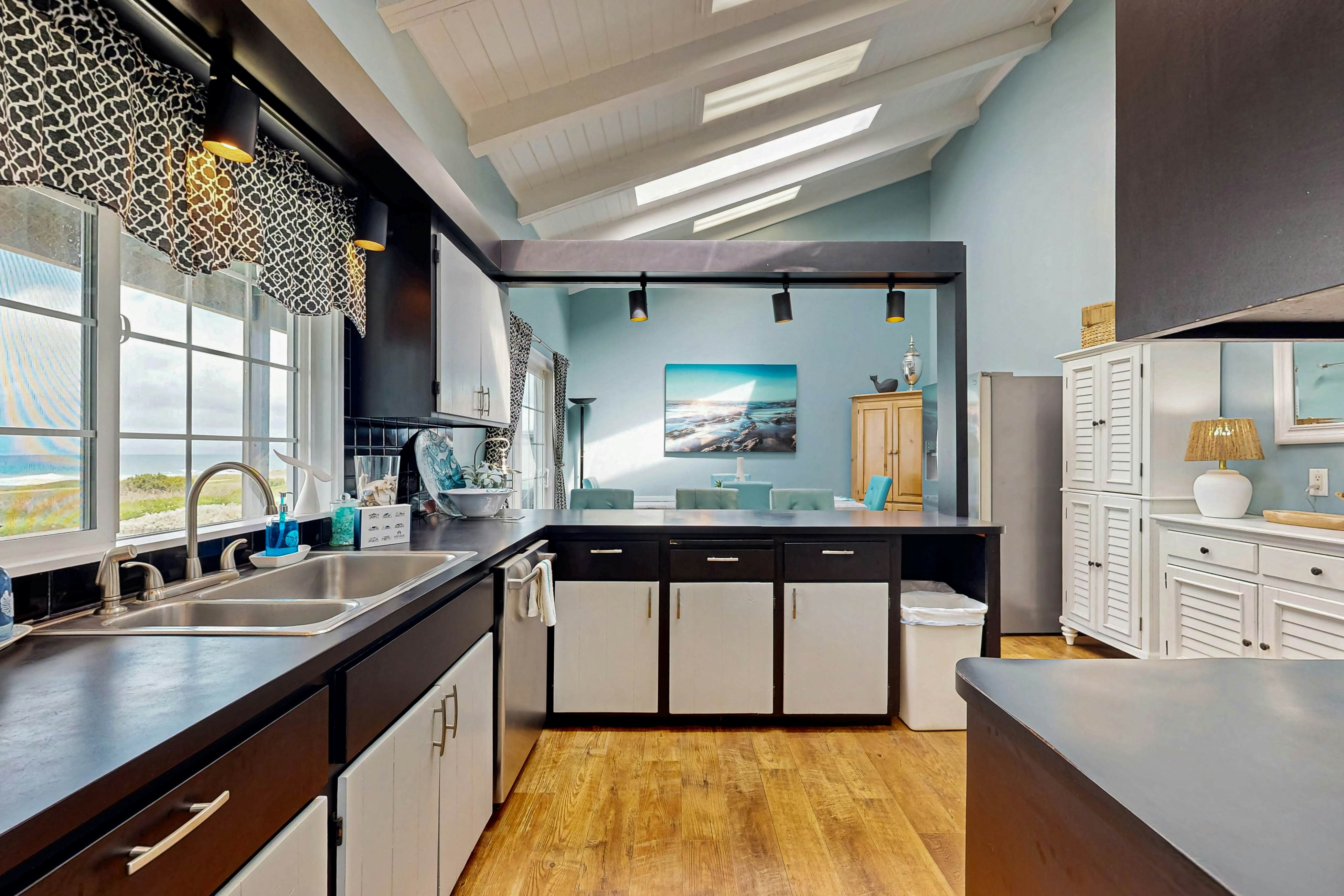 Oceanfront Home with guesthouse & beach access