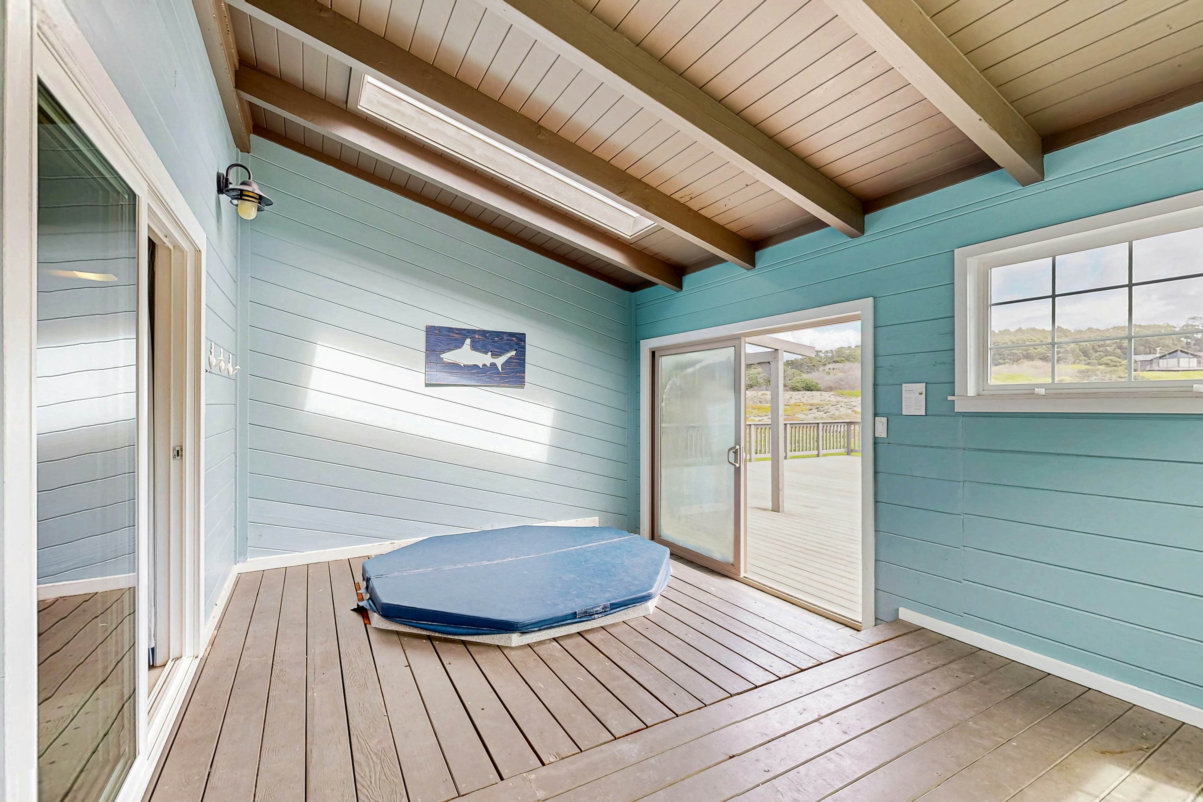 Oceanfront Home with guesthouse & beach access